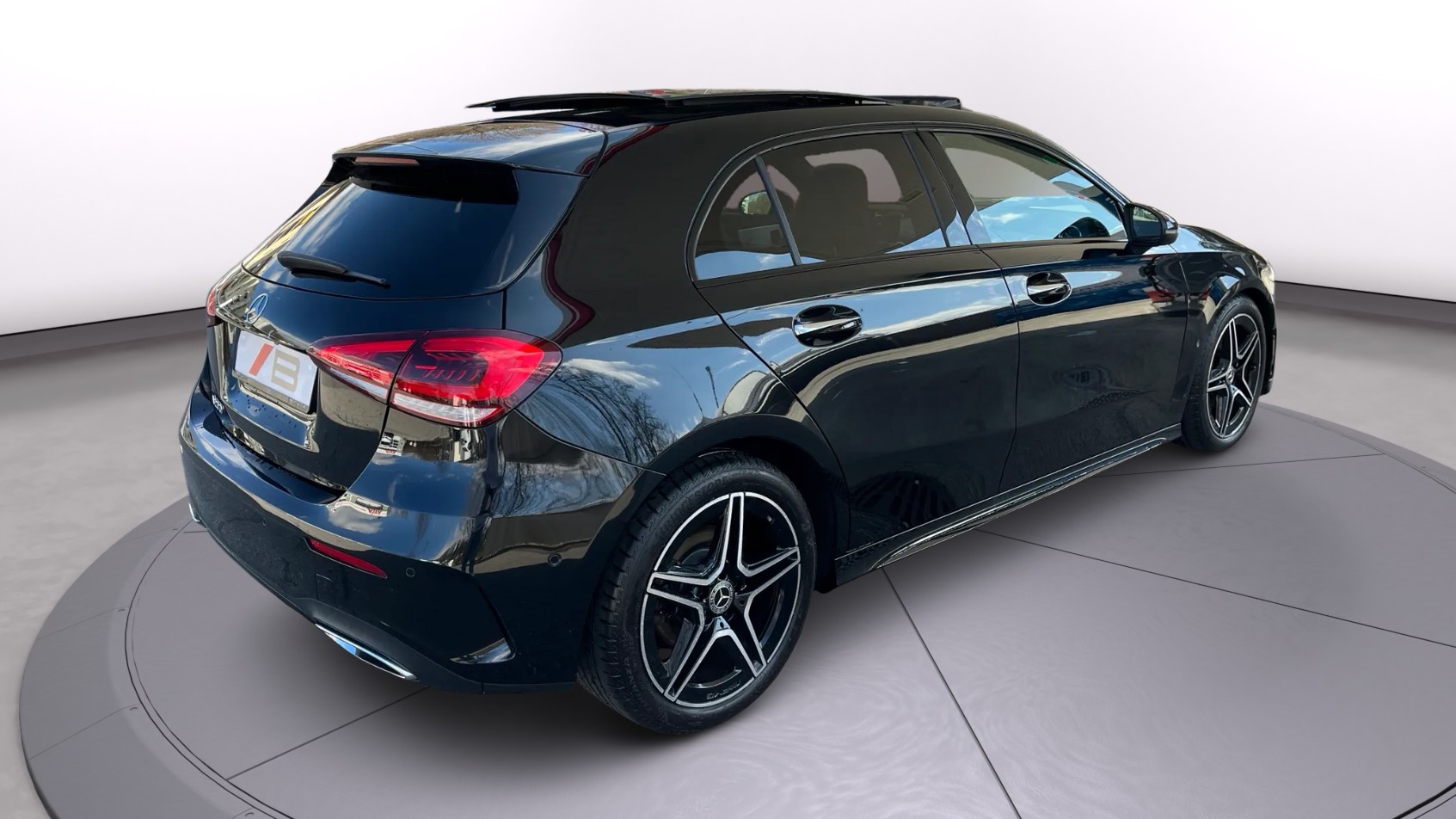 MERCEDES-BENZ A 200 AMG Line 7G-DCT-image-2