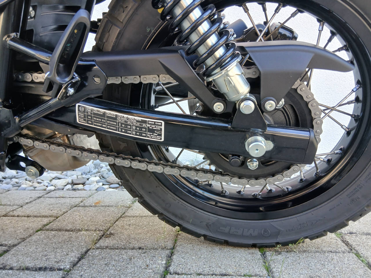 ROYAL ENFIELD Bear 650 Mid-image-12