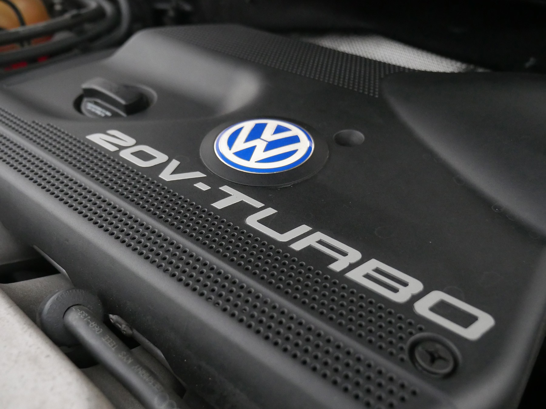 VW Bora 1.8 Turbo Highline-image-14