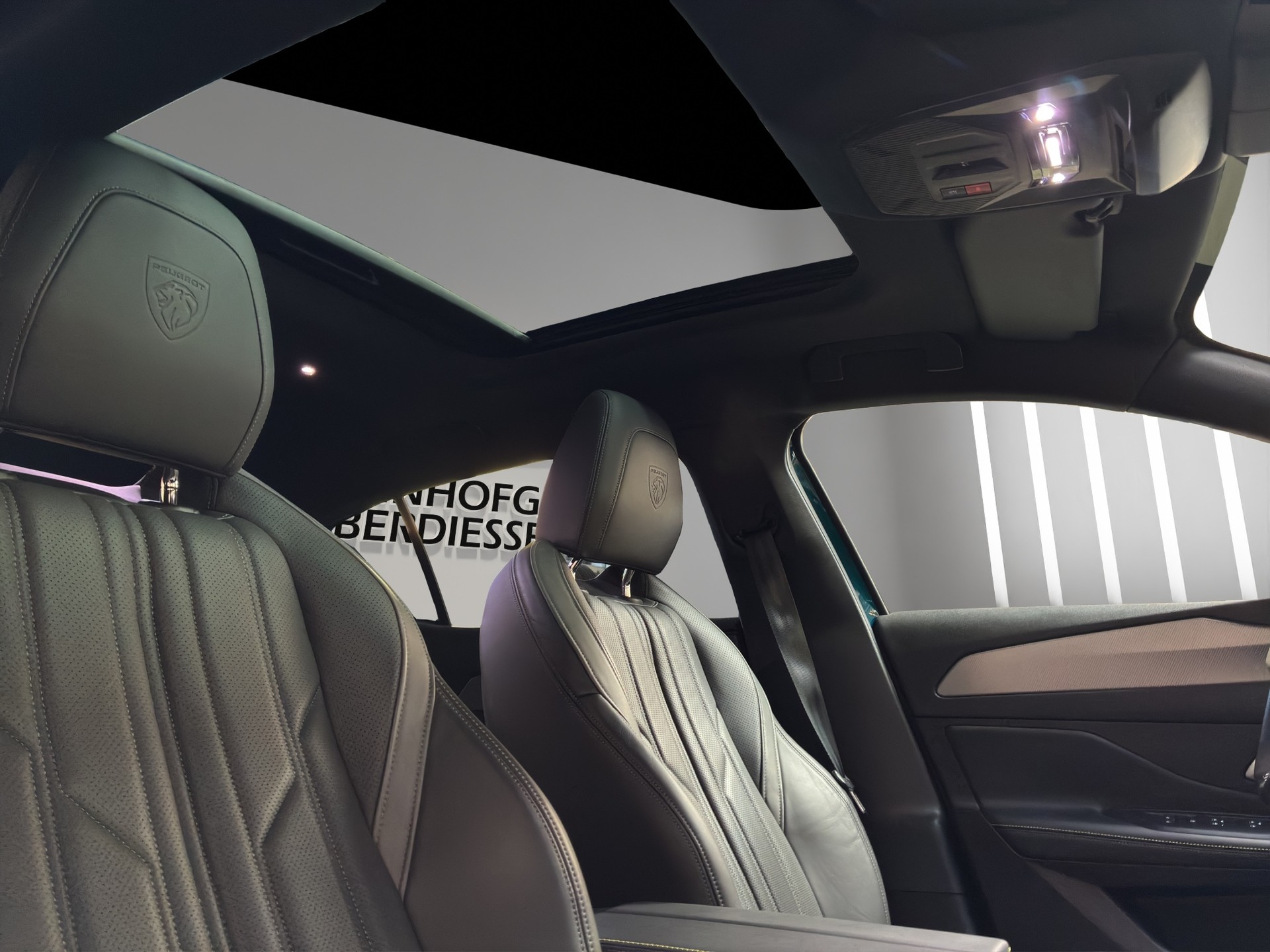 PEUGEOT 408 1.6 PHEV 225 GT-image-9