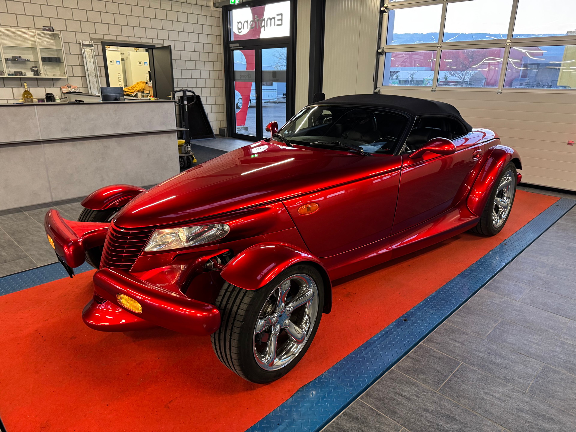 PLYMOUTH Prowler Red Dream