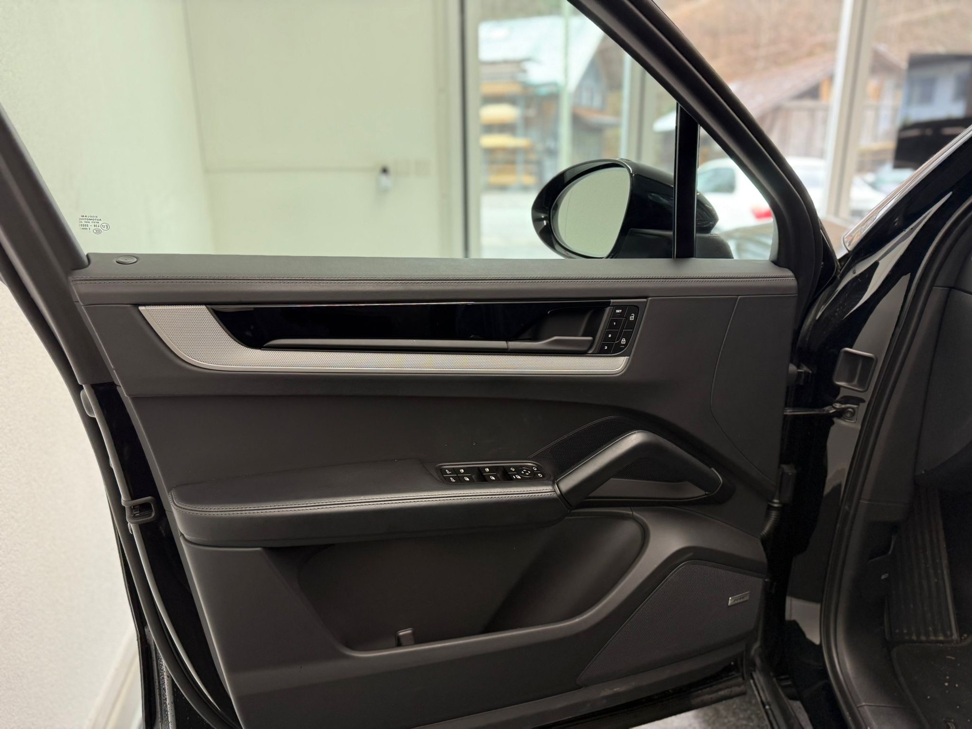 PORSCHE Cayenne 3.0 V6-image-7