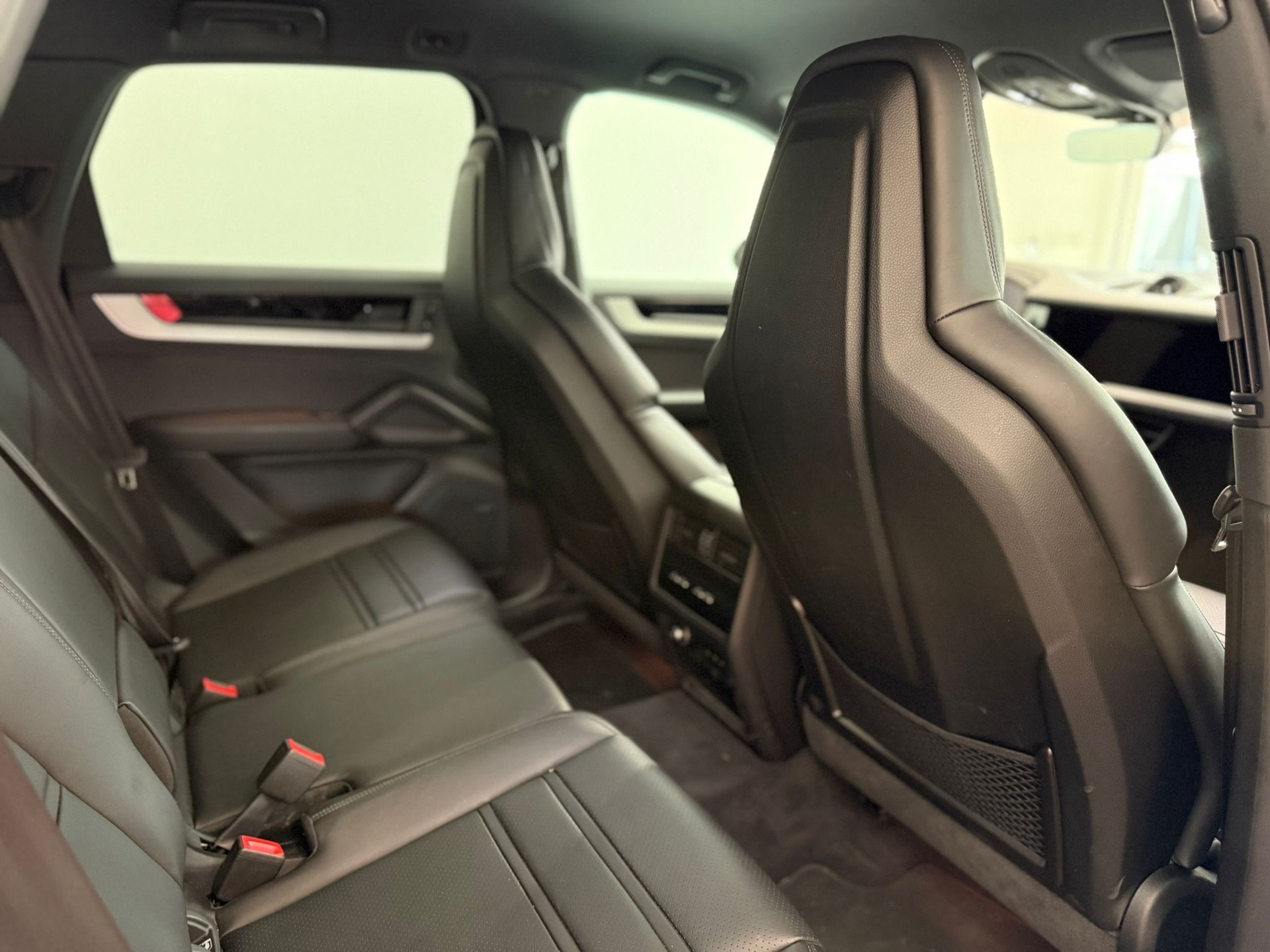PORSCHE Cayenne 3.0 V6-image-15