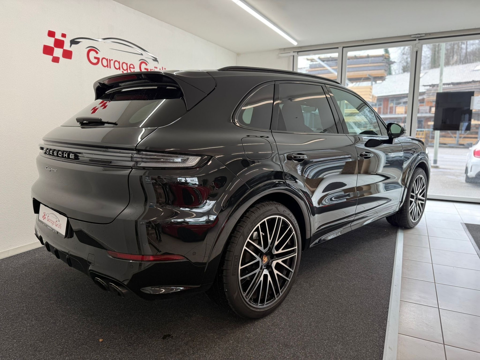 PORSCHE Cayenne 3.0 V6-showroom-element-3