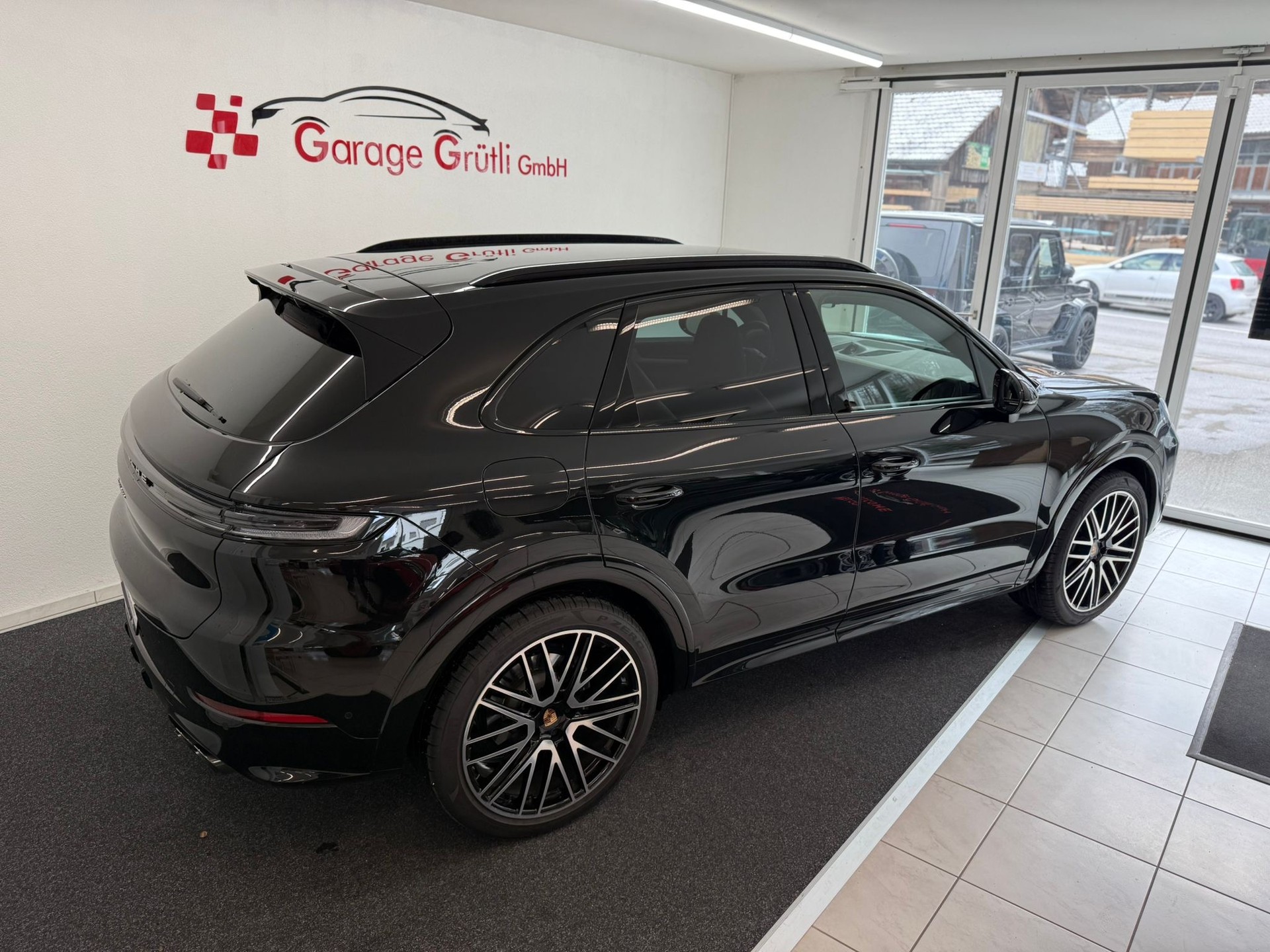 PORSCHE Cayenne 3.0 V6-image-4