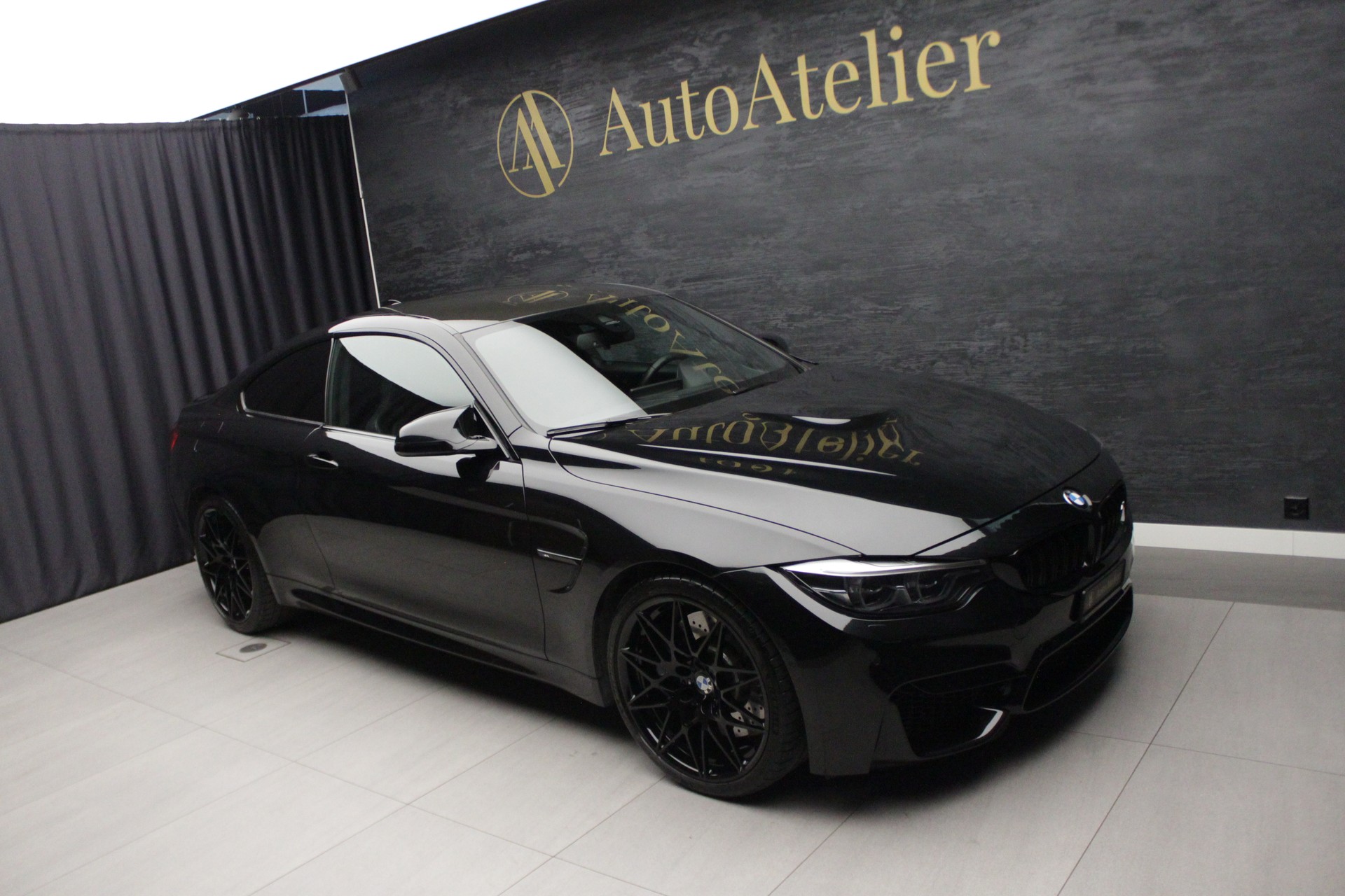 BMW M4 Coupé Competition DKG-showroom-element-2
