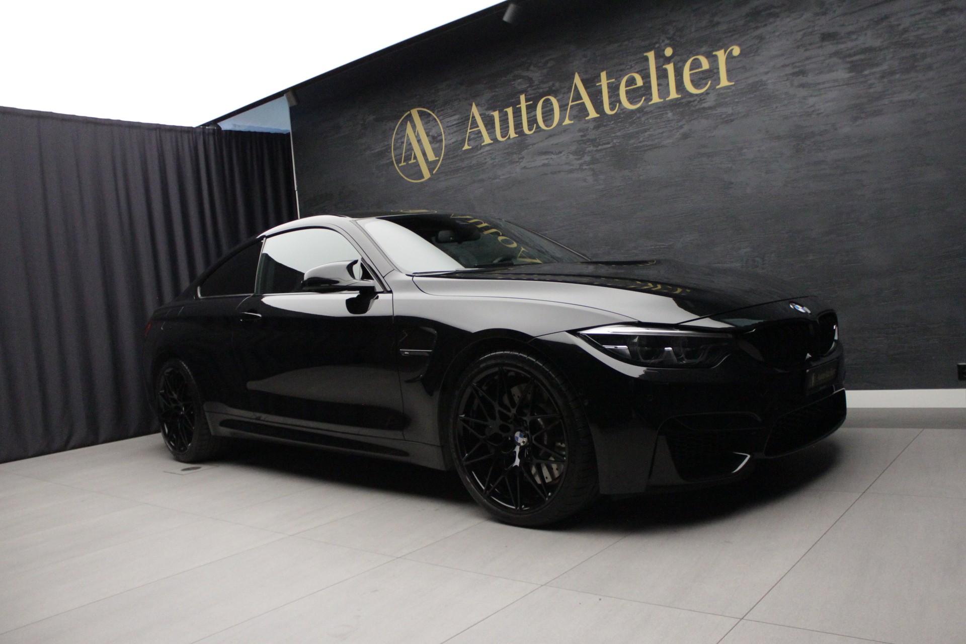 BMW M4 Coupé Competition DKG-showroom-element-1