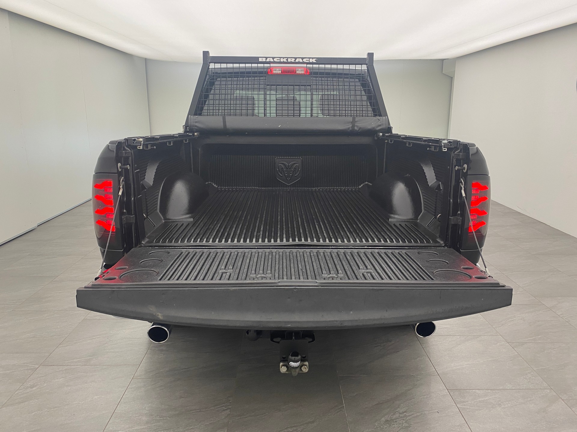 DODGE Ram 1500 5.7 Laramie Crew Cab-image-15