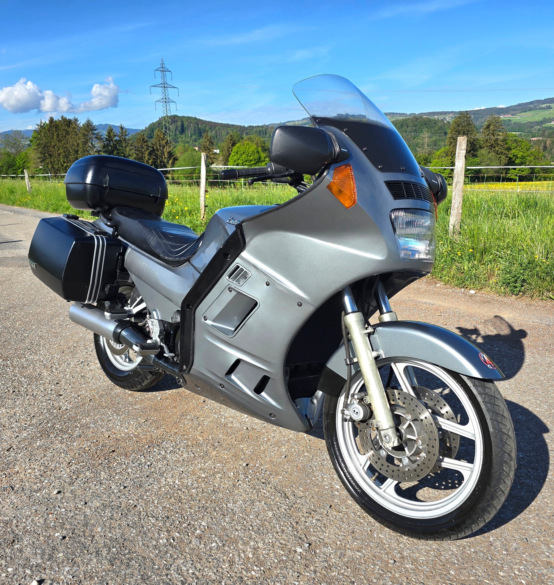 KAWASAKI GTR 1000 Touring-image-2