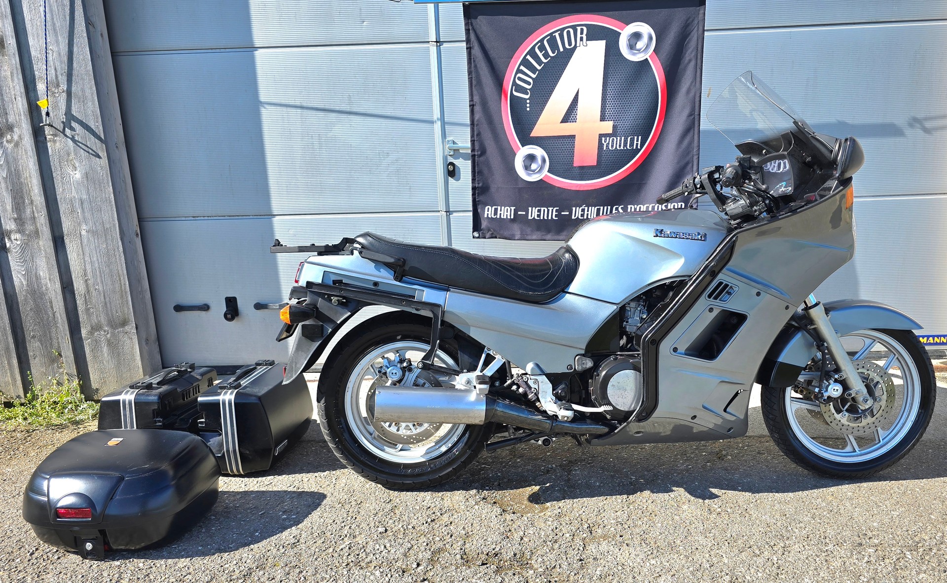 KAWASAKI GTR 1000 Touring-image-1