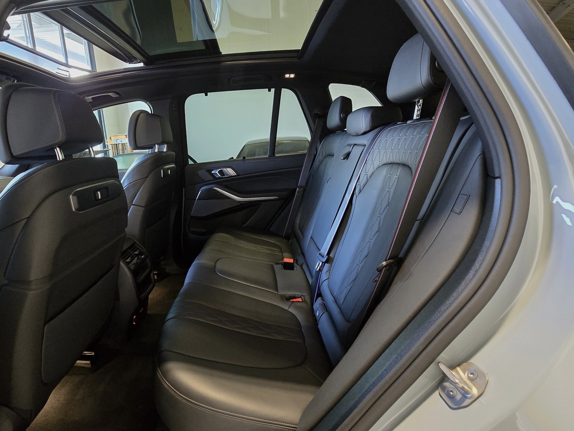 BMW X5 xDrive 48V 30d M Sport Pro Steptronic-image-14