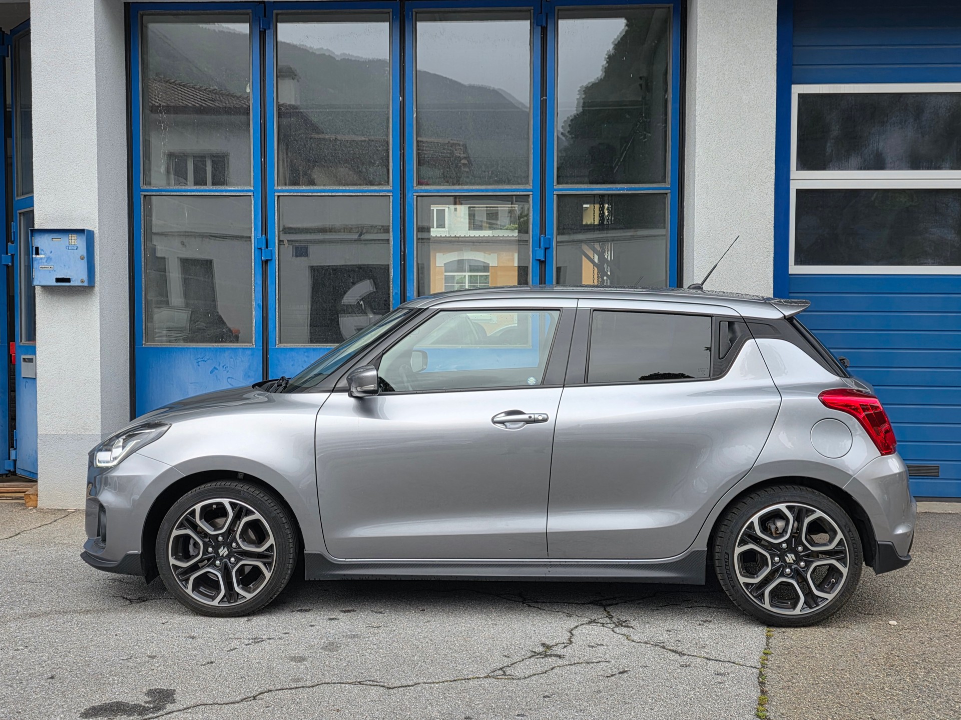 SUZUKI Swift Sport 1.4i 16V Compact Top-showroom-element-2