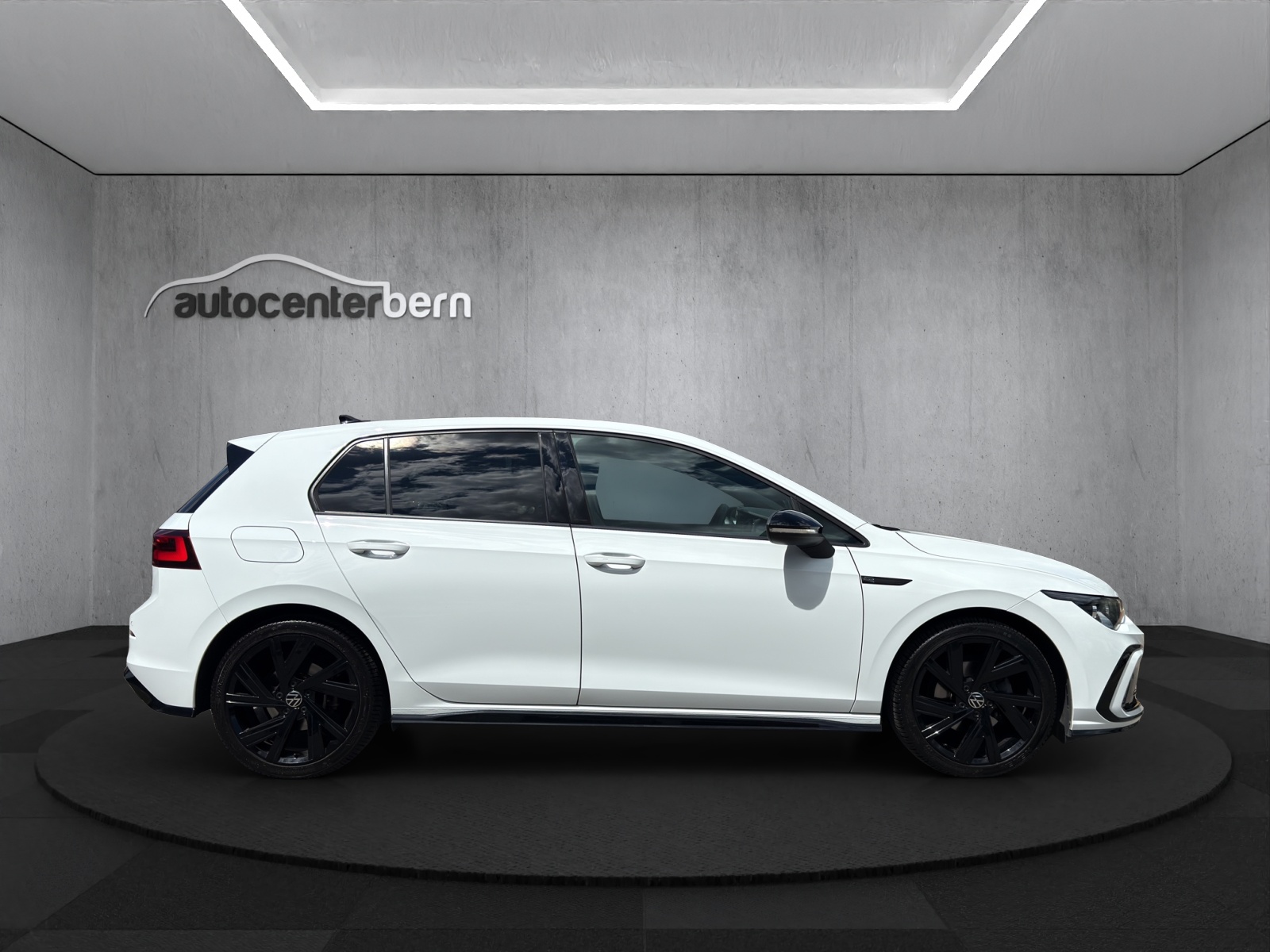 VW Golf 1.5 eTSI mHEV ACT R-Line DSG-image-7