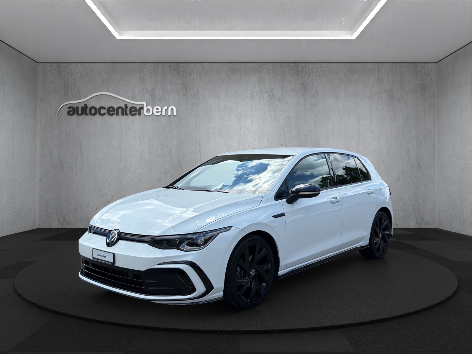 VW Golf 1.5 eTSI mHEV ACT R-Line DSG-image-2