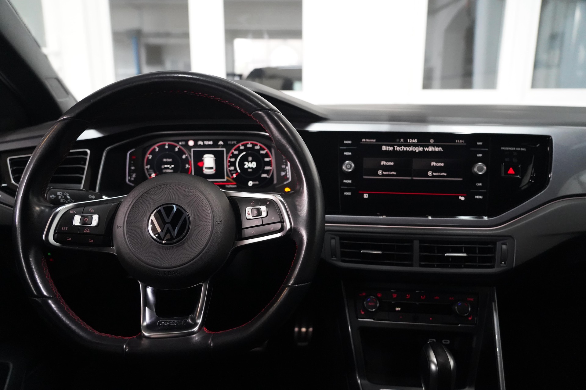VW Polo 2.0 TSI GTI DSG-image-12