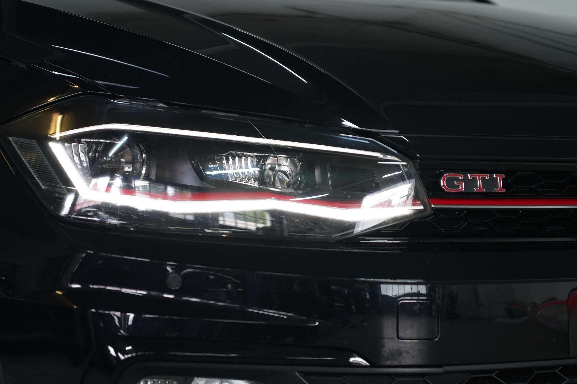 VW Polo 2.0 TSI GTI DSG-image-14