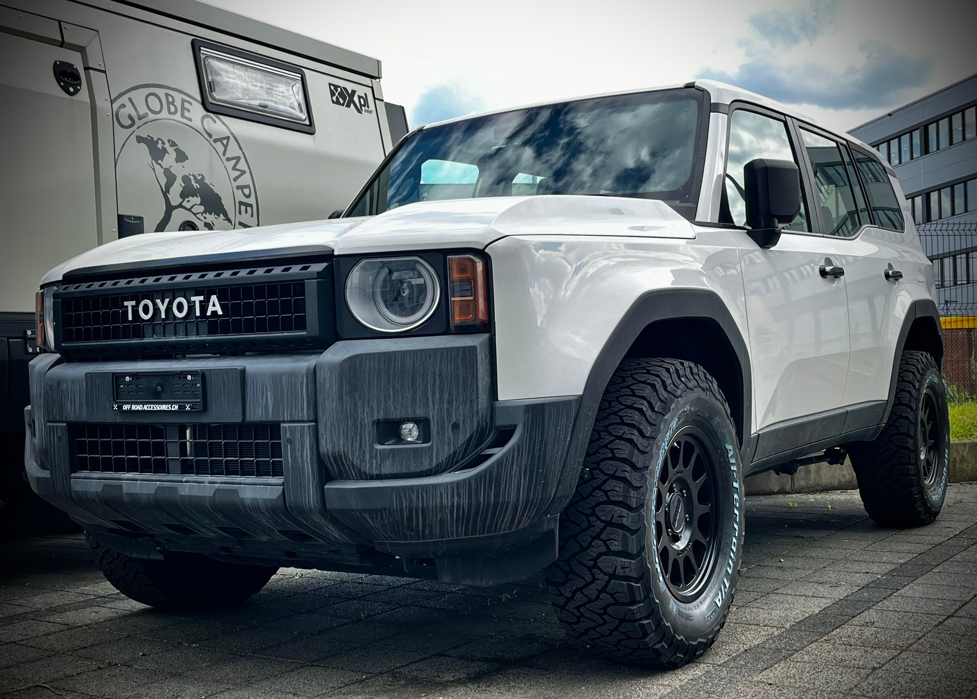 TOYOTA PRADO 250 2.4Turbo BENZIN-image-0
