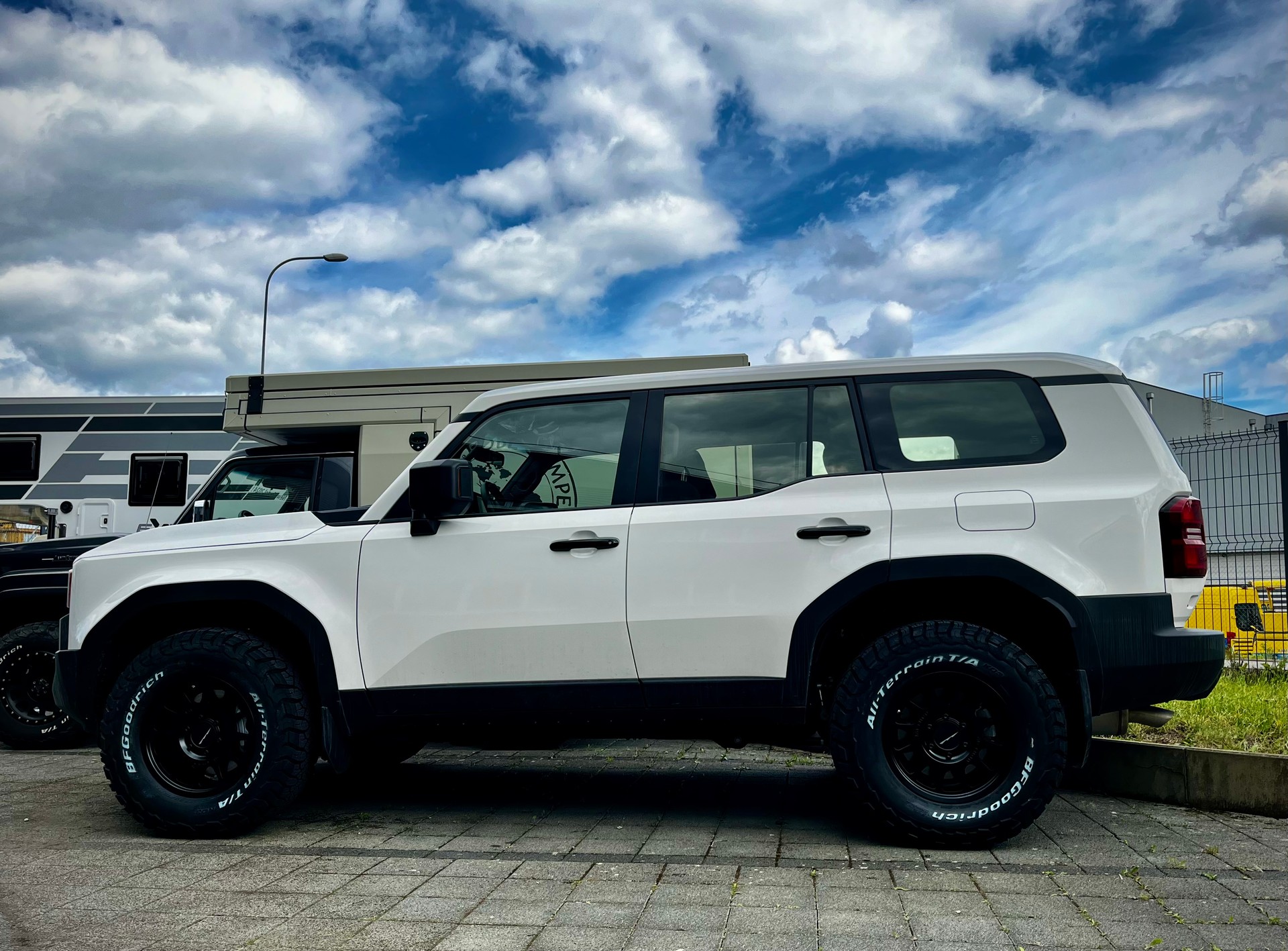 TOYOTA PRADO 250 2.4Turbo BENZIN-image-4