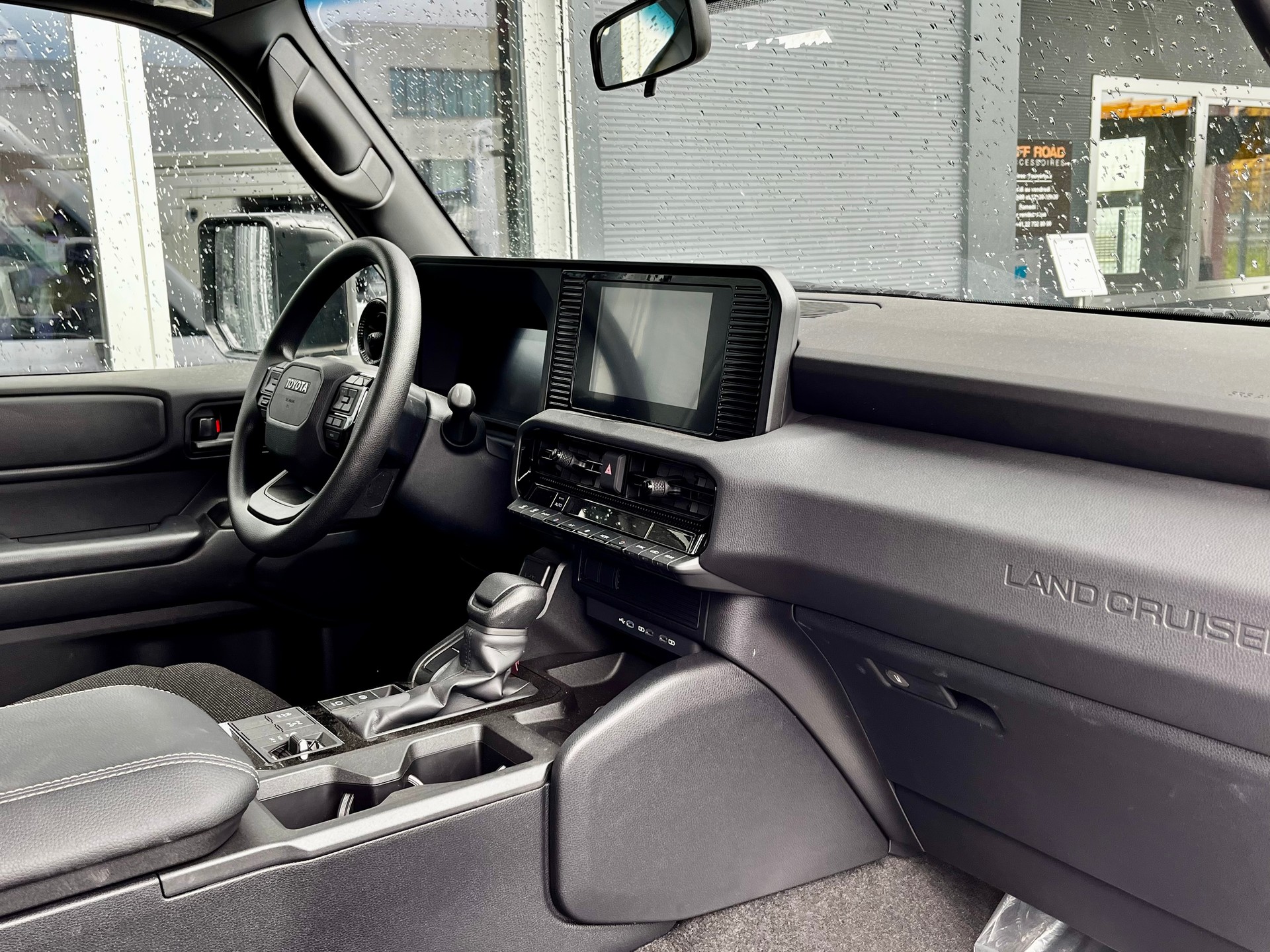 TOYOTA PRADO 250 2.4Turbo BENZIN-image-7