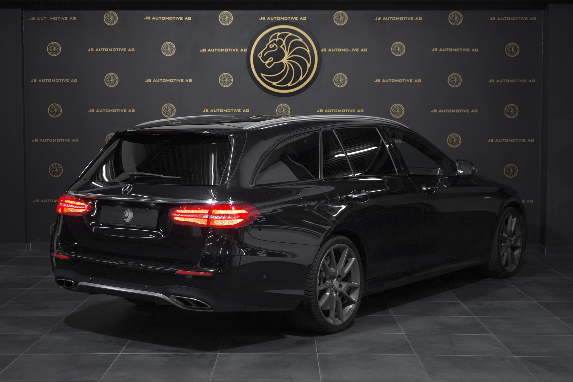 MERCEDES-BENZ E 43 AMG 4 Matic 9G-Tronic-image-1