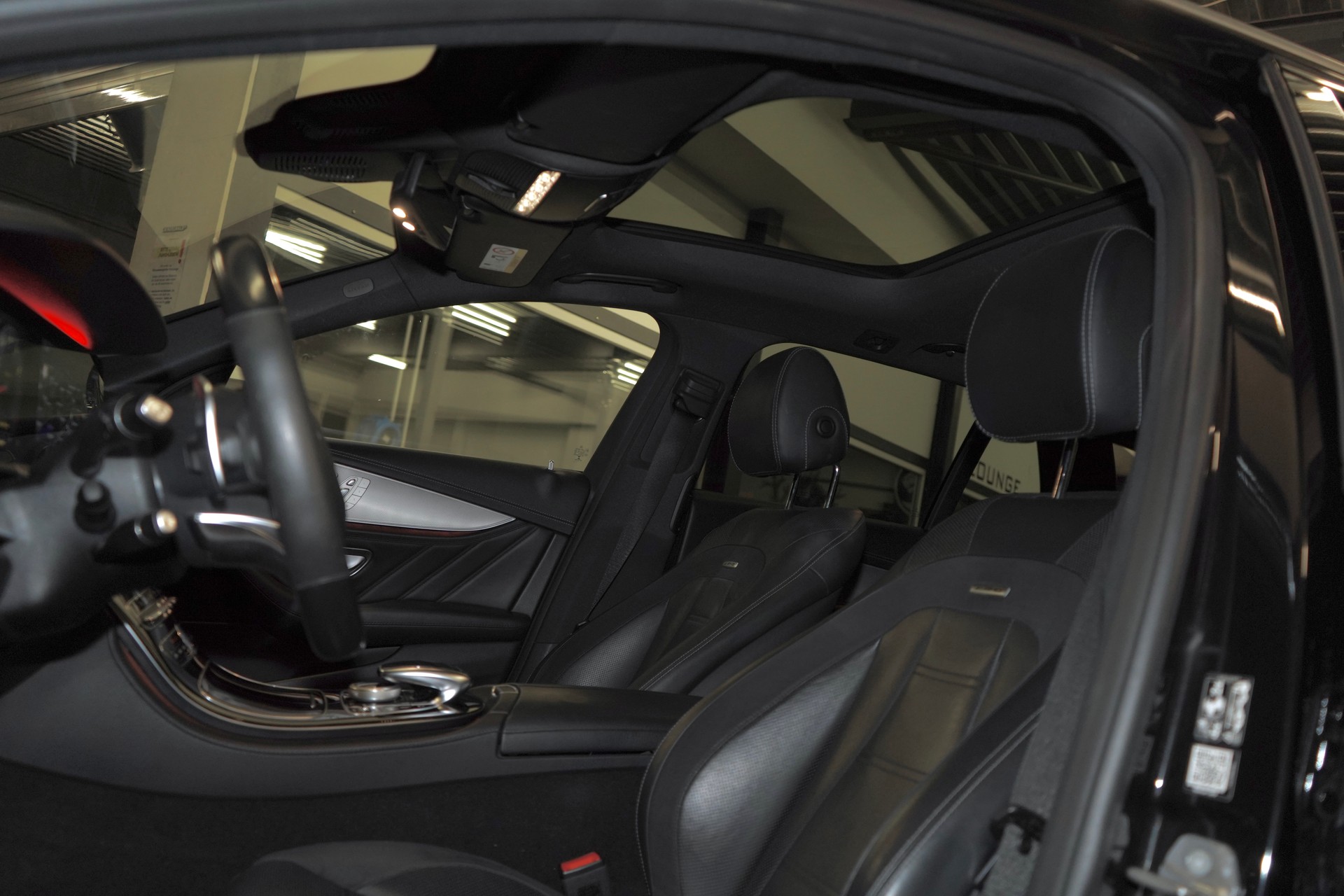 MERCEDES-BENZ E 43 AMG 4 Matic 9G-Tronic-image-4