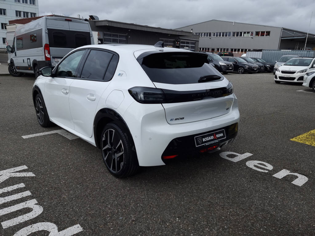 PEUGEOT 208 e-GT-image-2
