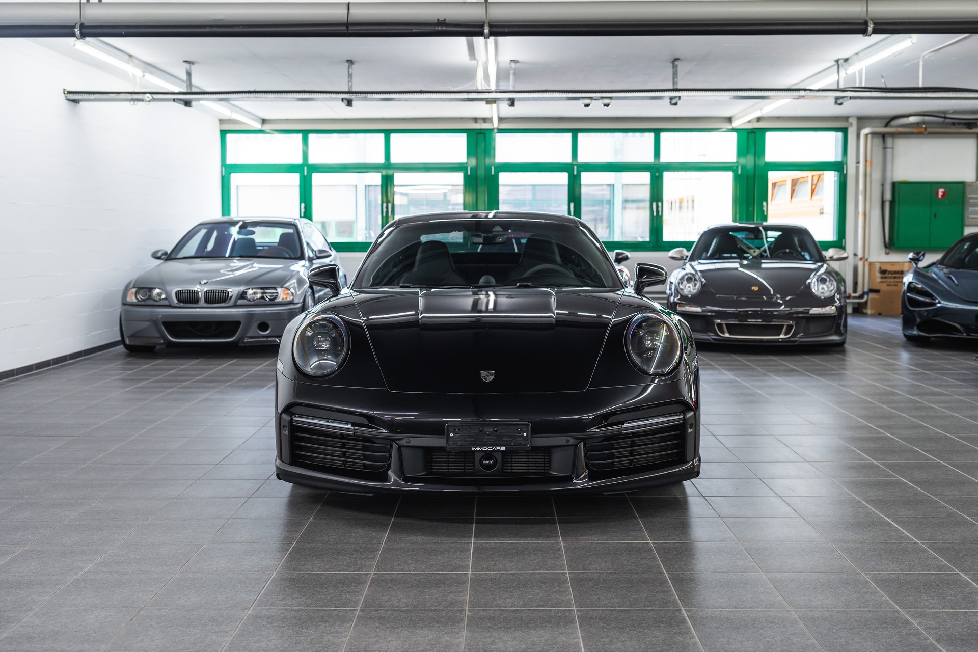 PORSCHE 911 Turbo 50 Jahre-showroom-element-1