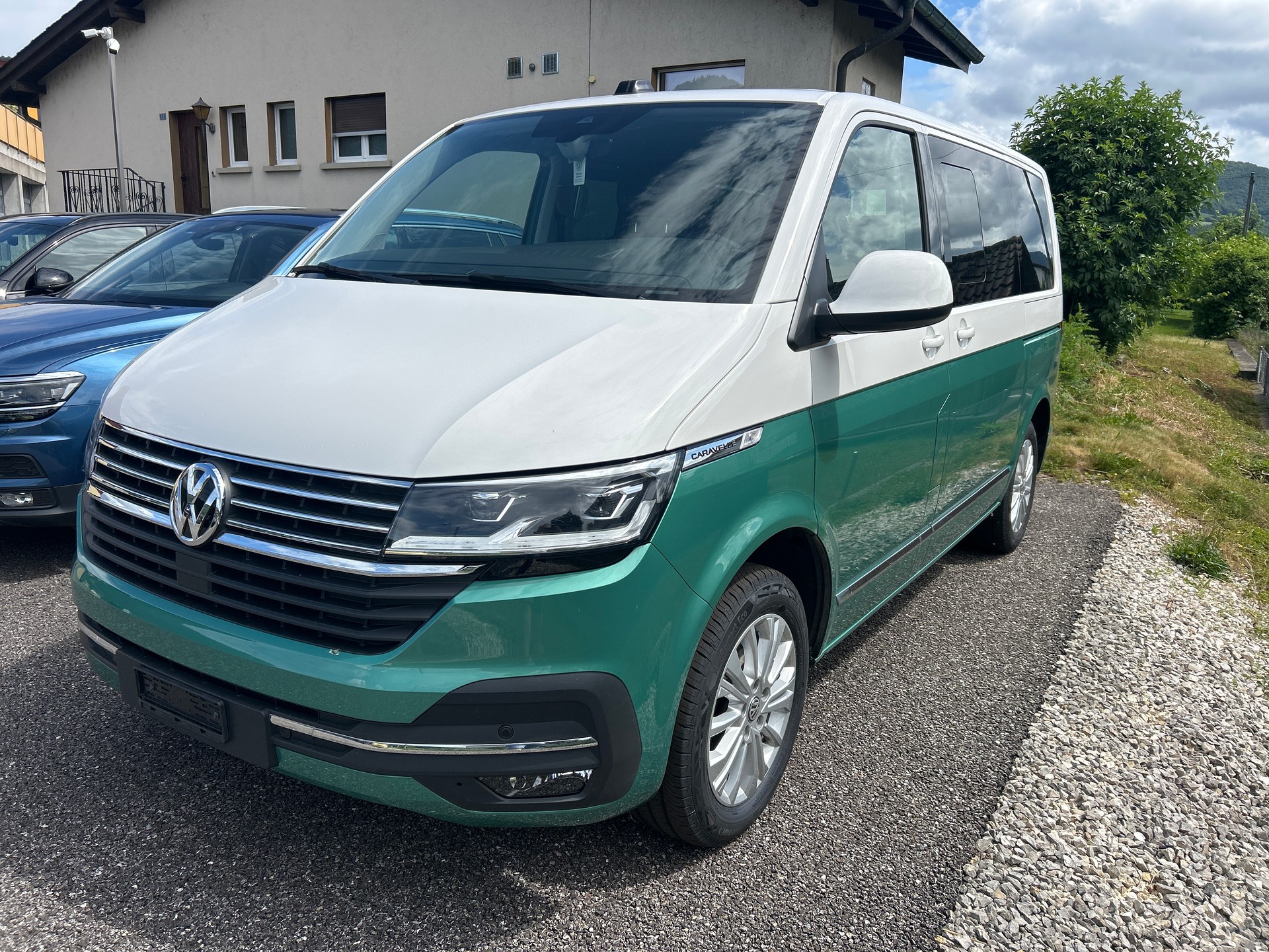 VW T6.1 2.0 TDI Caravelle Highline DSG-image-1