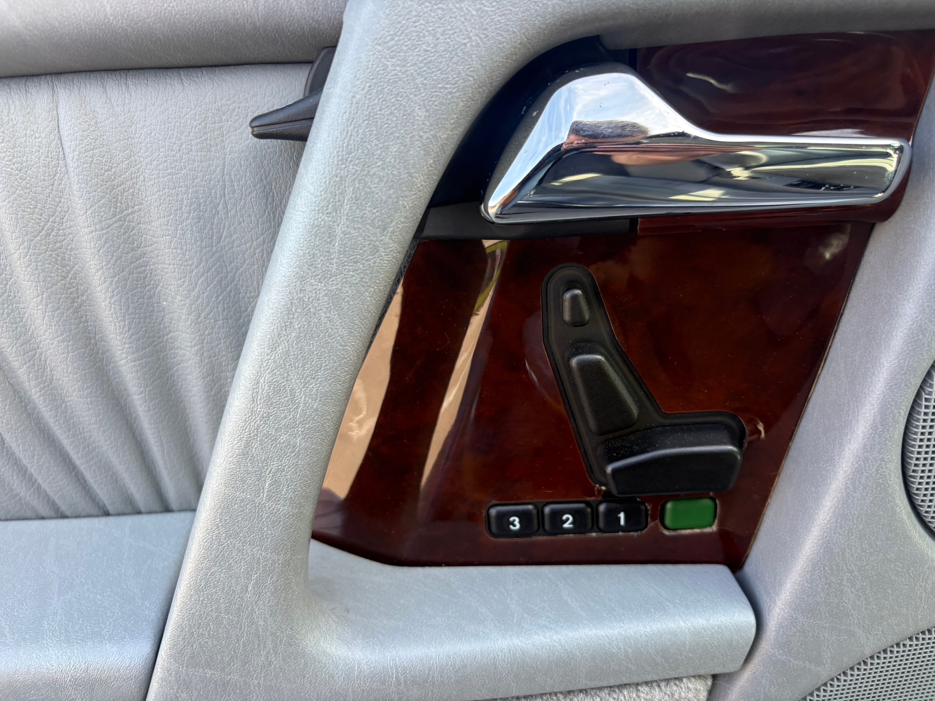 MERCEDES-BENZ SL 500 Automatic-image-10
