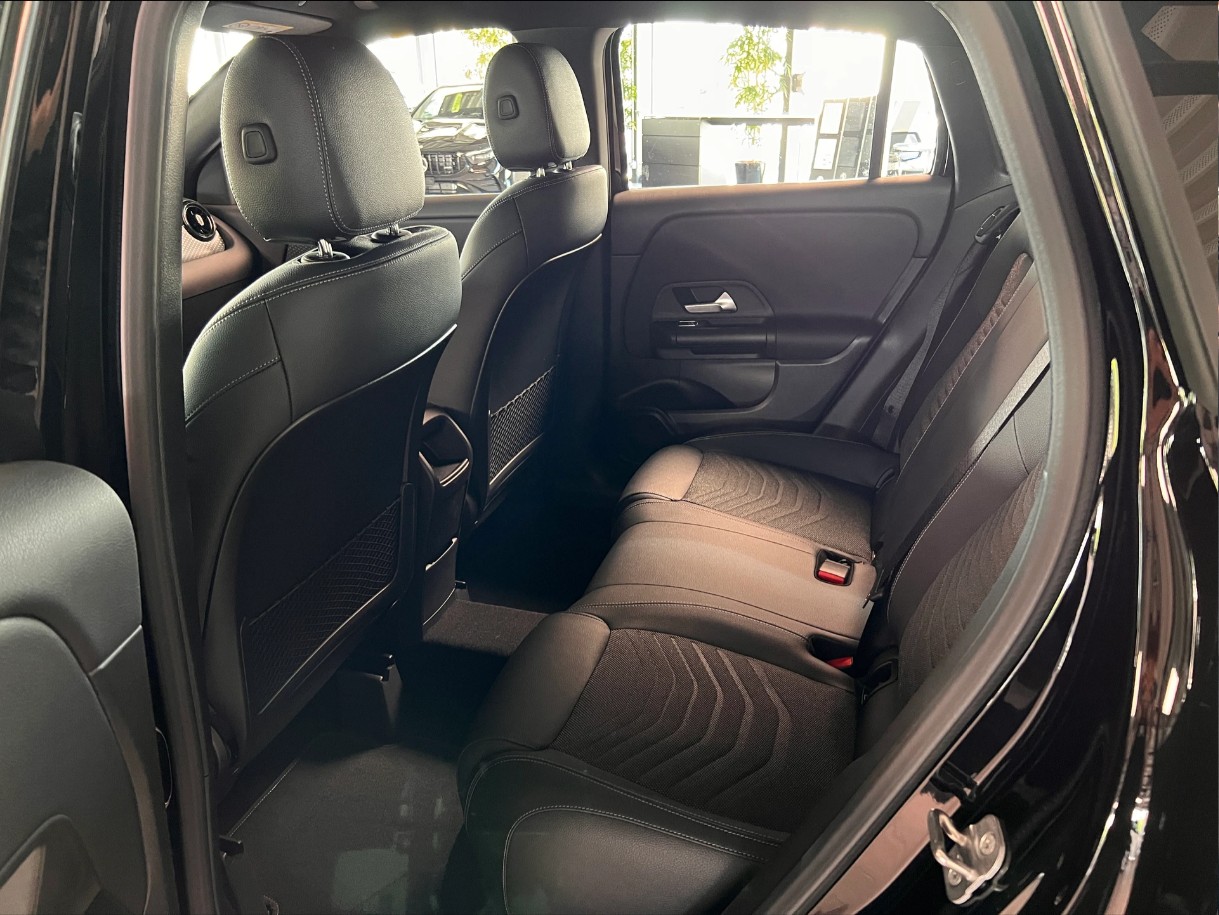 MERCEDES-BENZ GLA 250 e EQ Star 8G-DCT-image-8