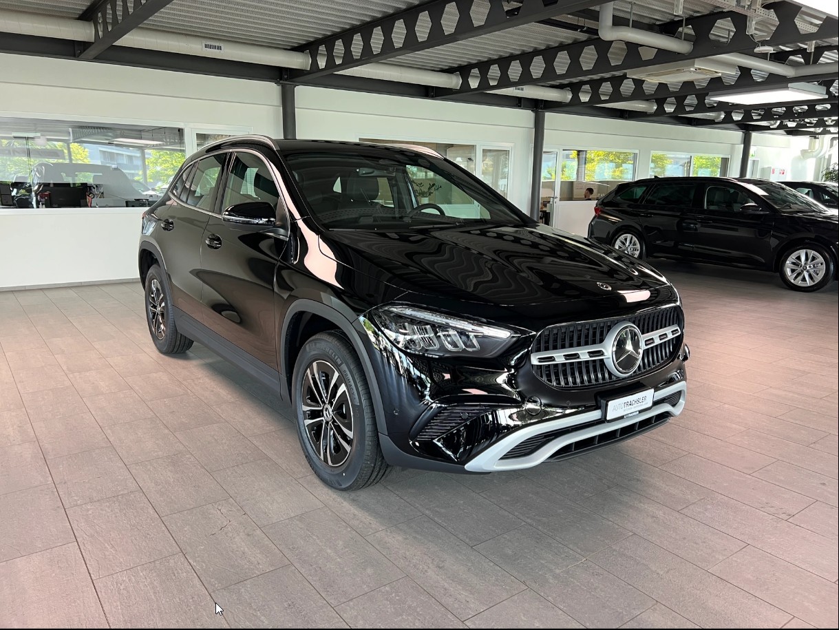 MERCEDES-BENZ GLA 250 e EQ Star 8G-DCT-image-2