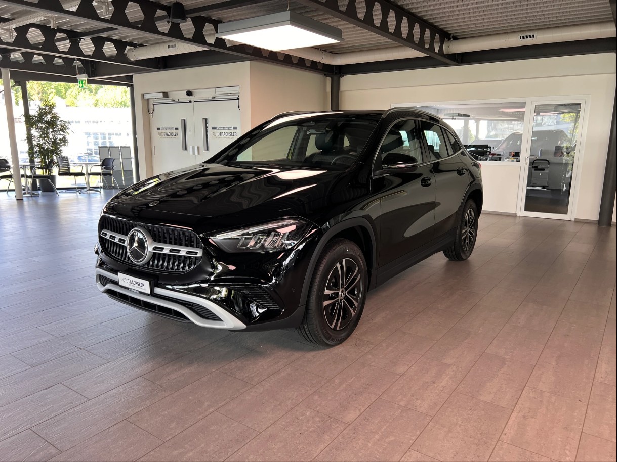 MERCEDES-BENZ GLA 250 e EQ Star 8G-DCT-image-3