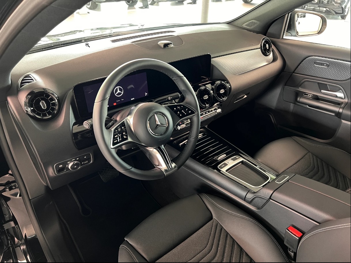 MERCEDES-BENZ GLA 250 e EQ Star 8G-DCT-image-10