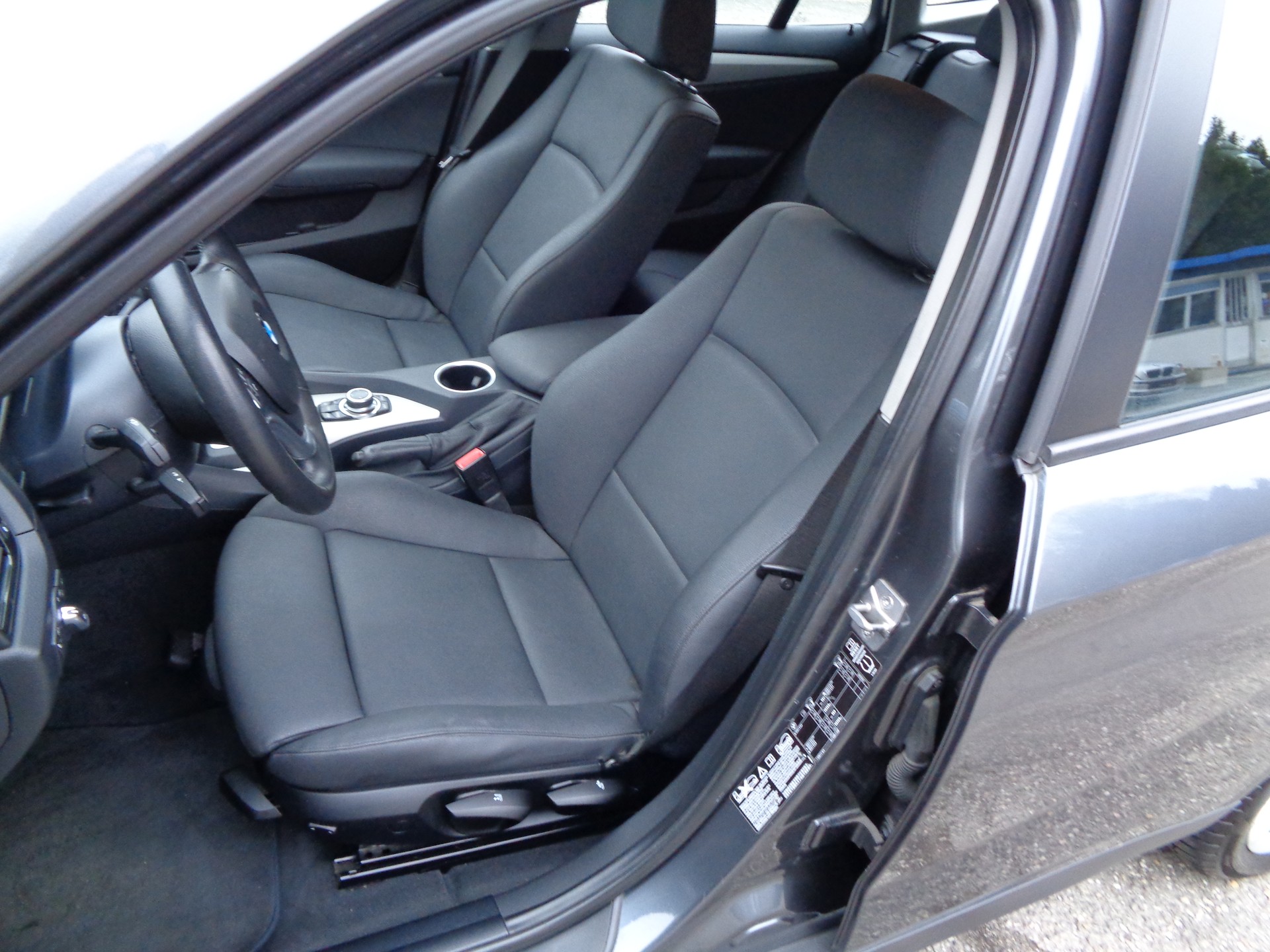 BMW X1 xDrive 25d Steptronic-image-9