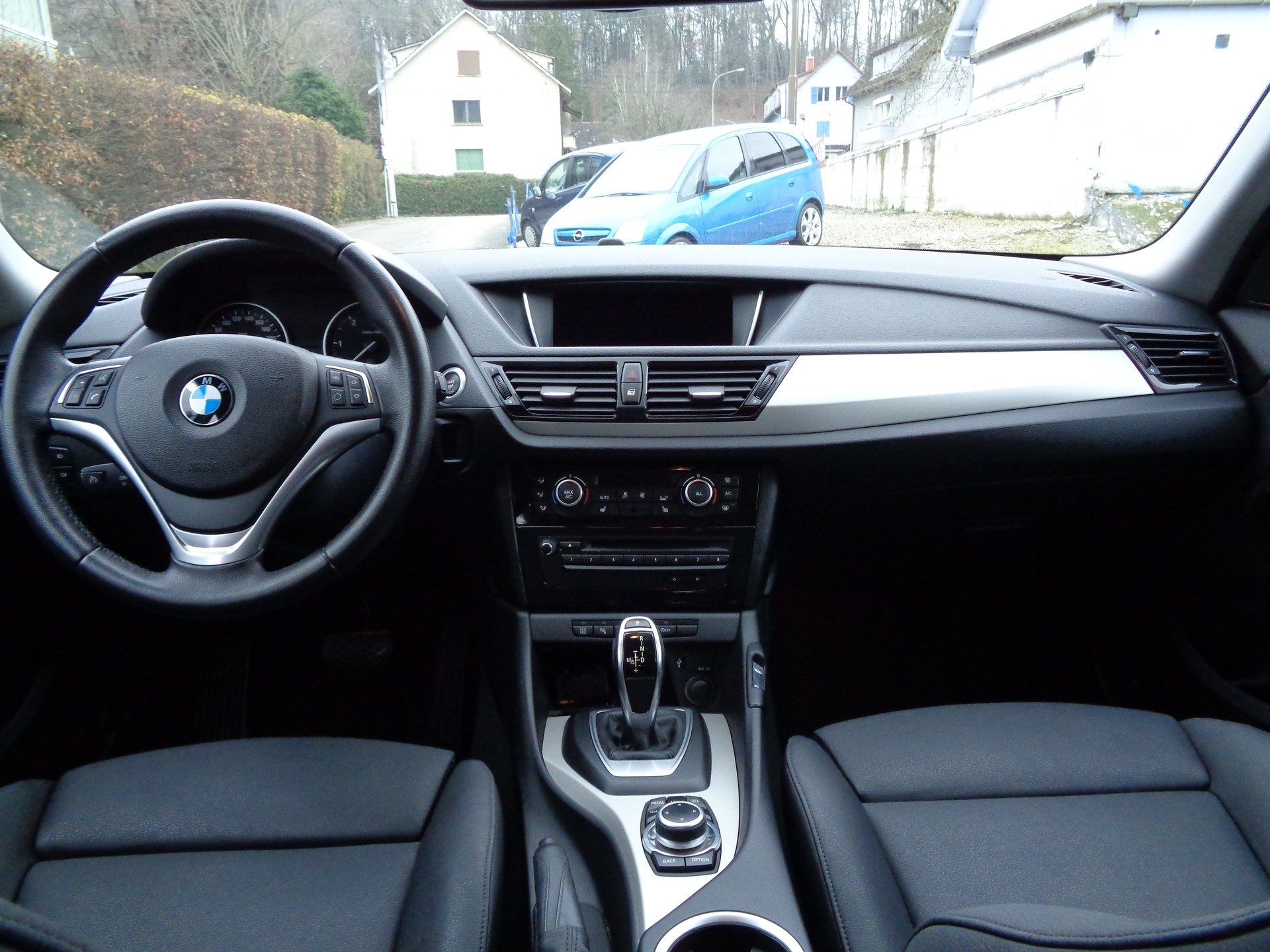 BMW X1 xDrive 25d Steptronic-image-10