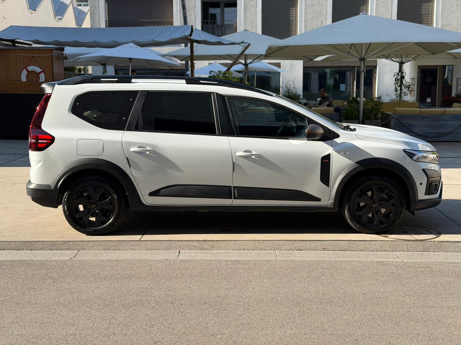 DACIA Jogger HEV 140 Extreme-image-6