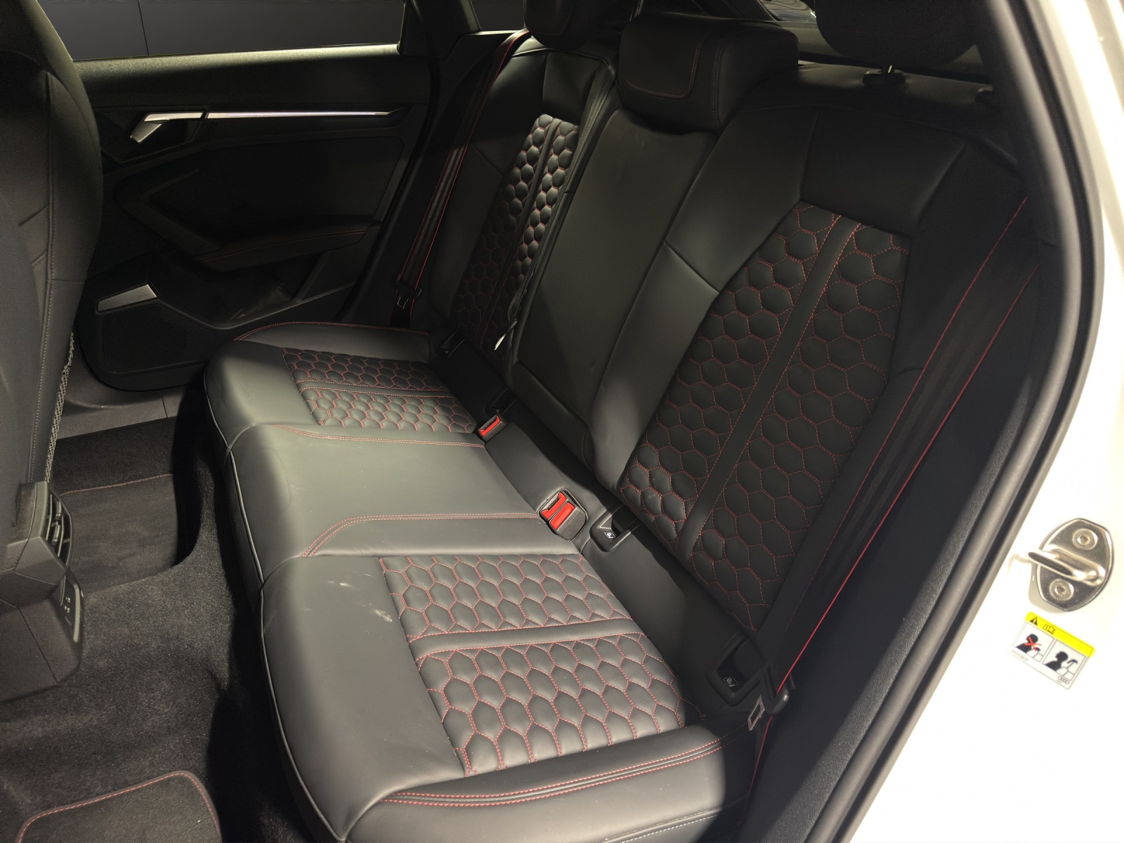 AUDI RS3 Sportback 2.5 TSI quattro S-tronic-image-11