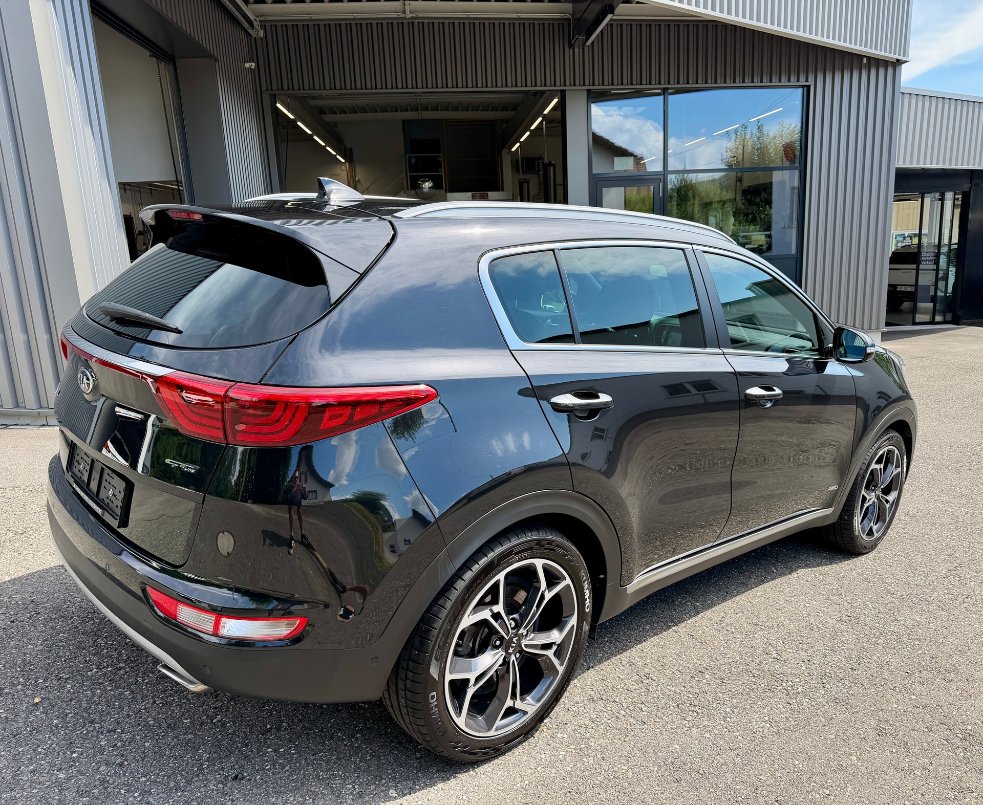 KIA Sportage 1.6 T-GDi Style GT Line 4WD Automat-image-1