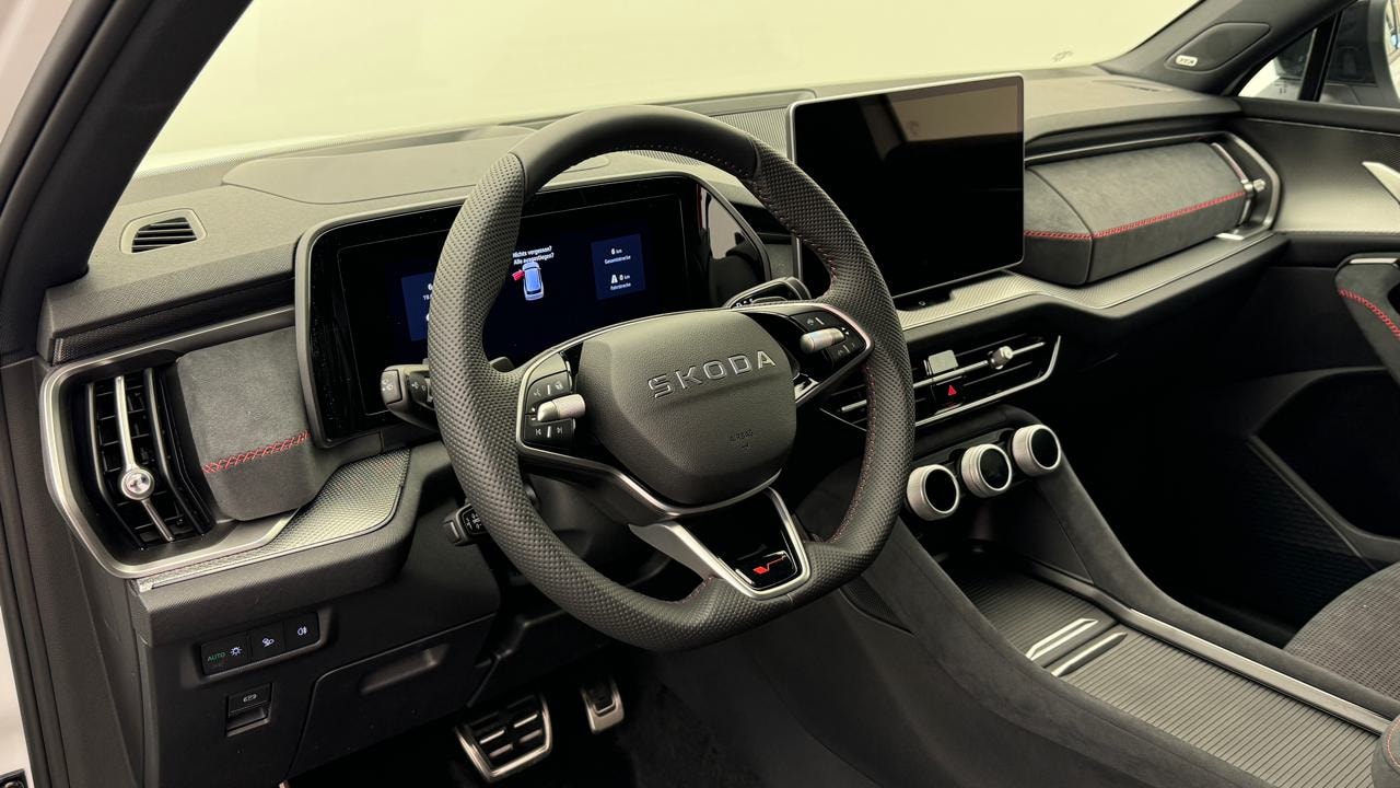 SKODA Kodiaq 2.0 TSI RS 4x4-image-6