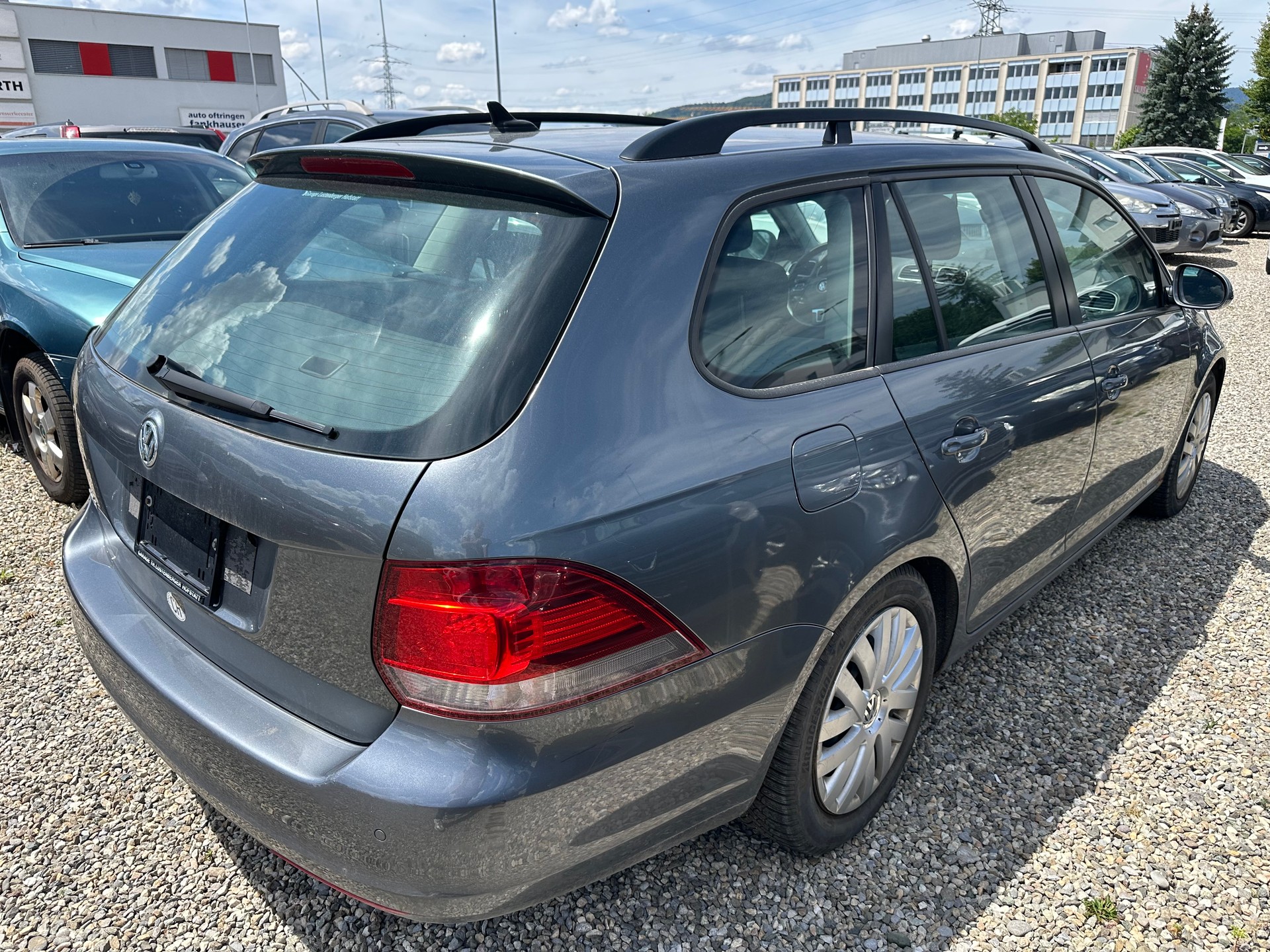 VW Golf Variant 1.6 TDI Comfortline 4Motion-image-3