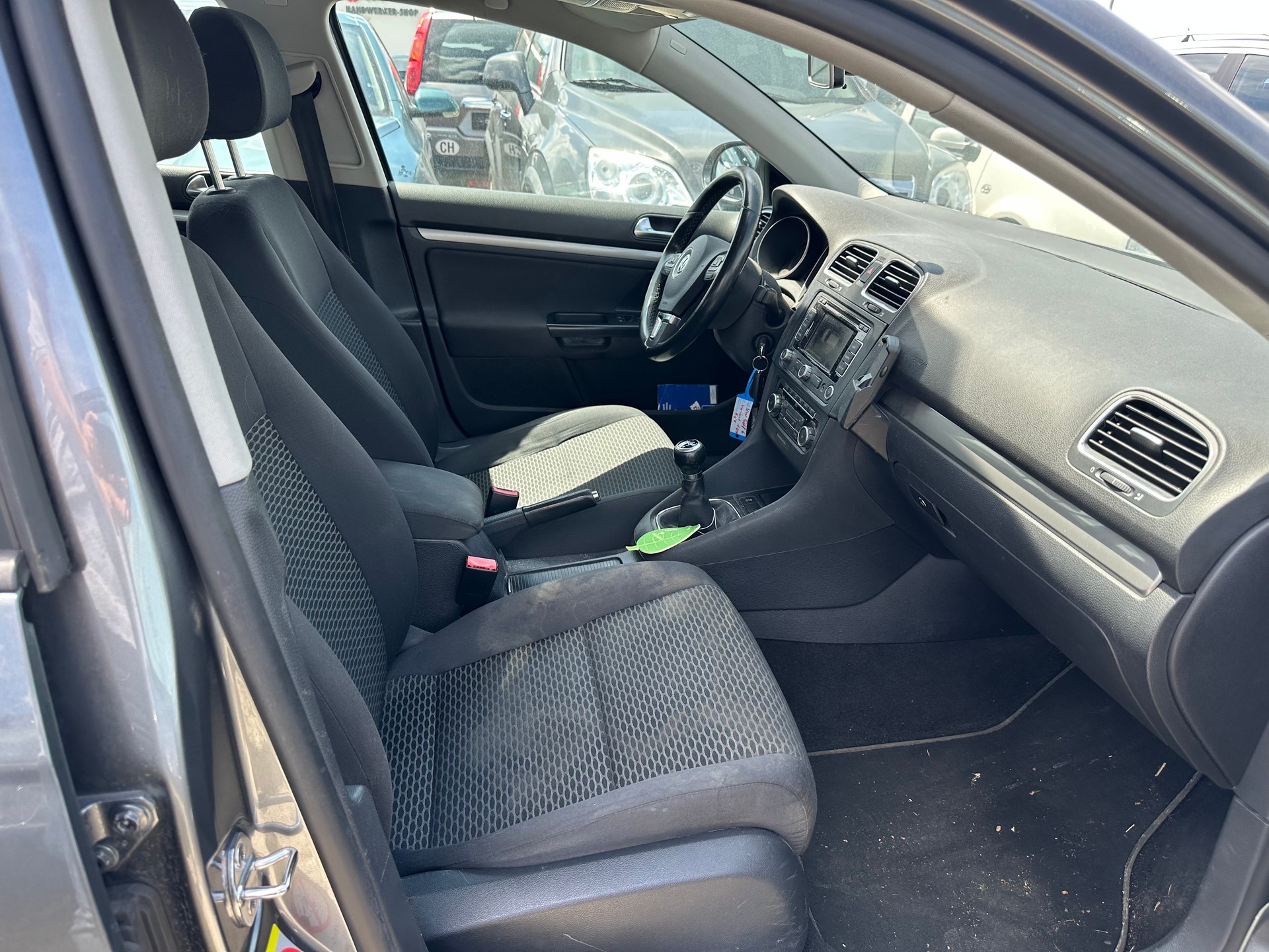 VW Golf Variant 1.6 TDI Comfortline 4Motion-image-4
