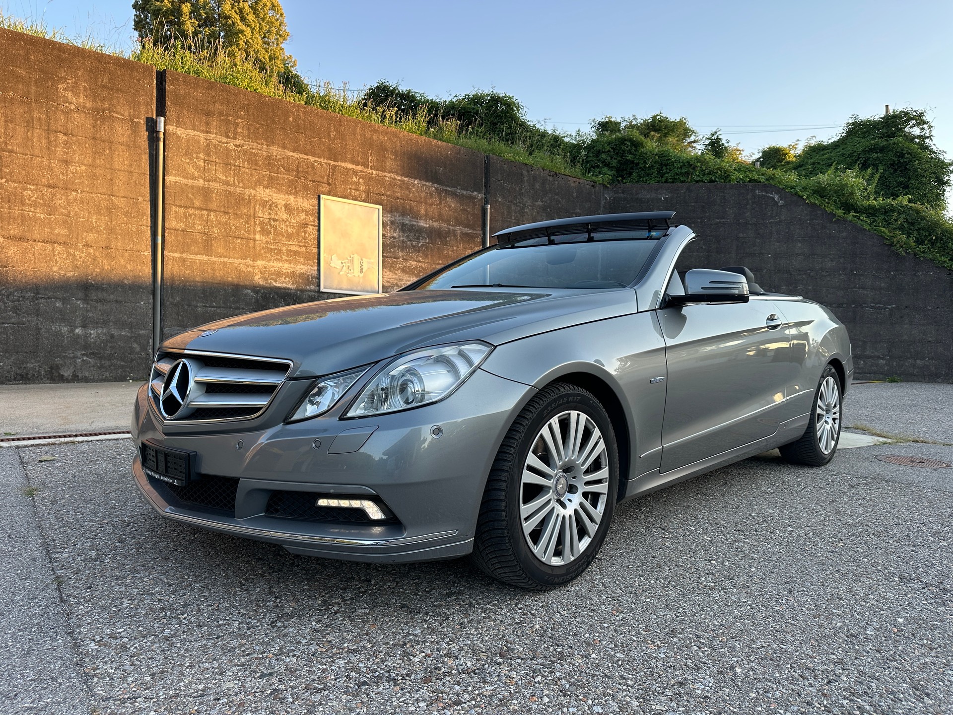 MERCEDES-BENZ E 250 CGI BlueEfficiency Automatic-image-7