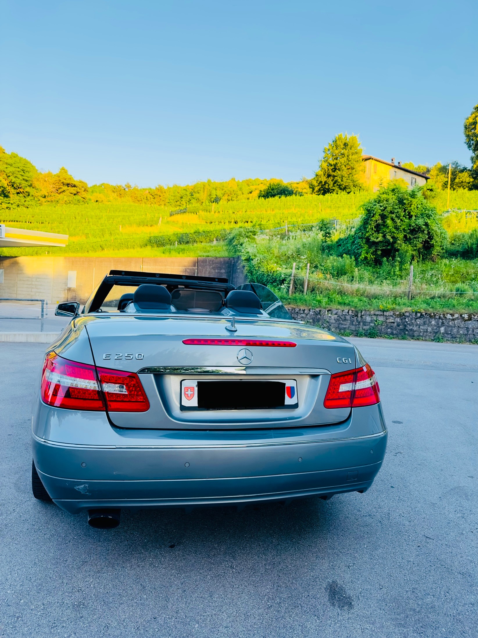 MERCEDES-BENZ E 250 CGI BlueEfficiency Automatic-image-2