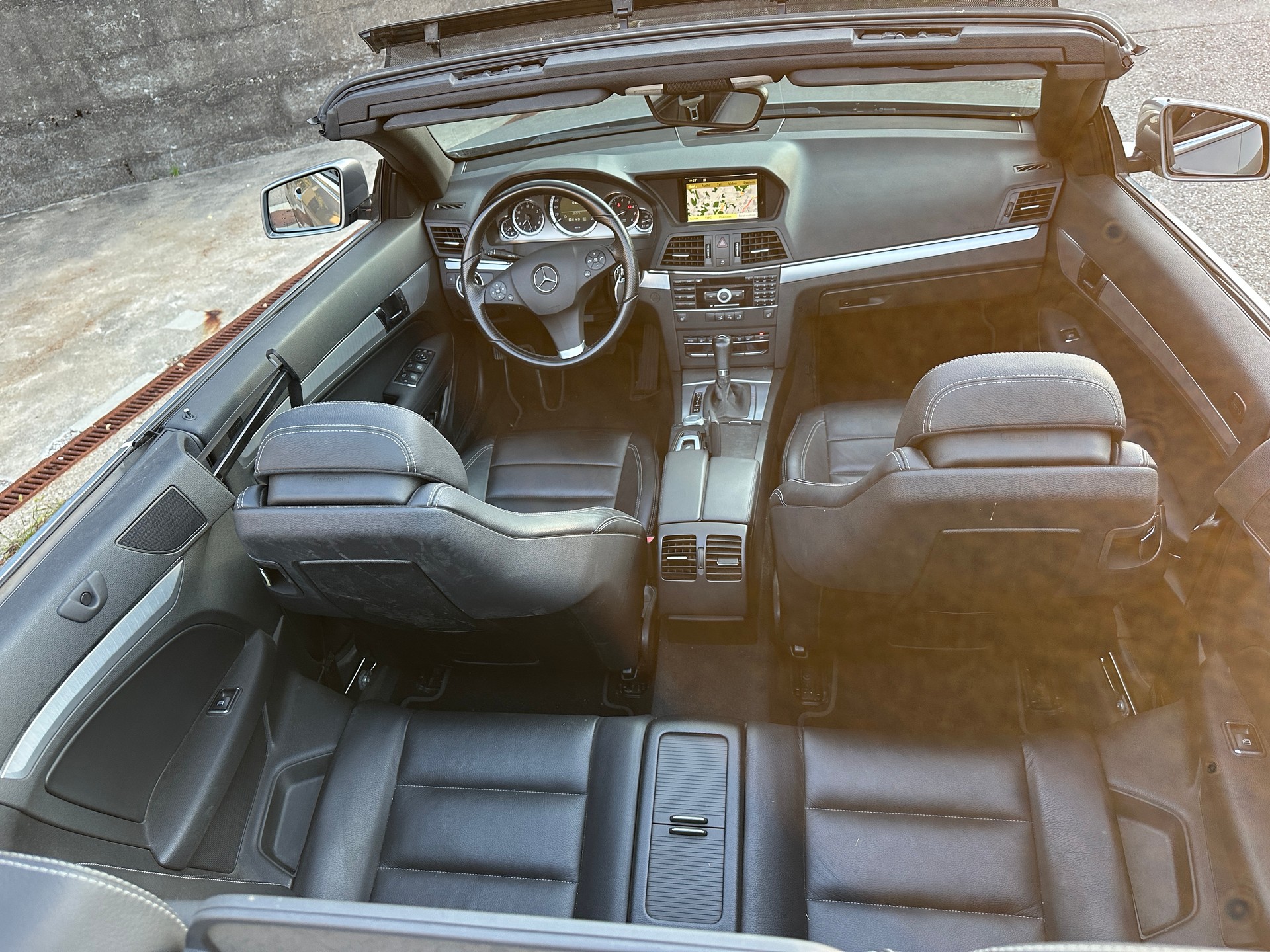 MERCEDES-BENZ E 250 CGI BlueEfficiency Automatic-image-13