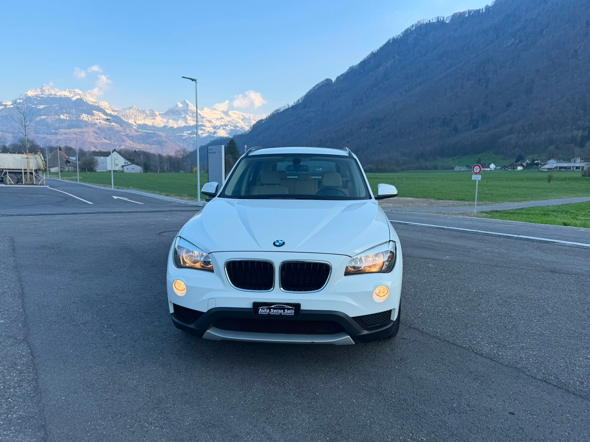 BMW X1 xDrive 18d-image-1