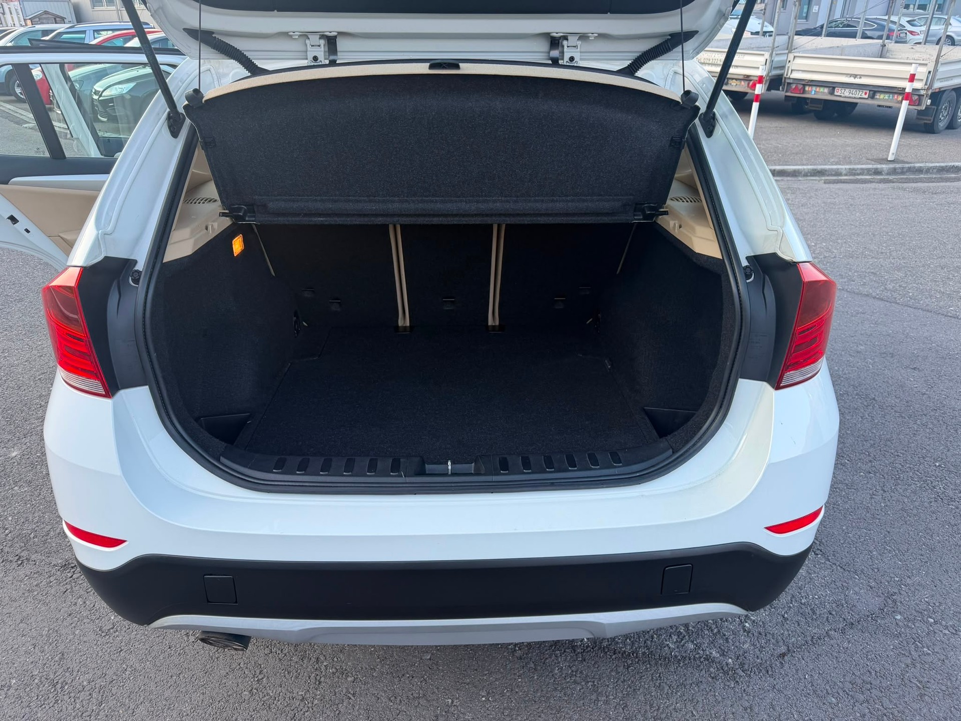 BMW X1 xDrive 18d-image-7