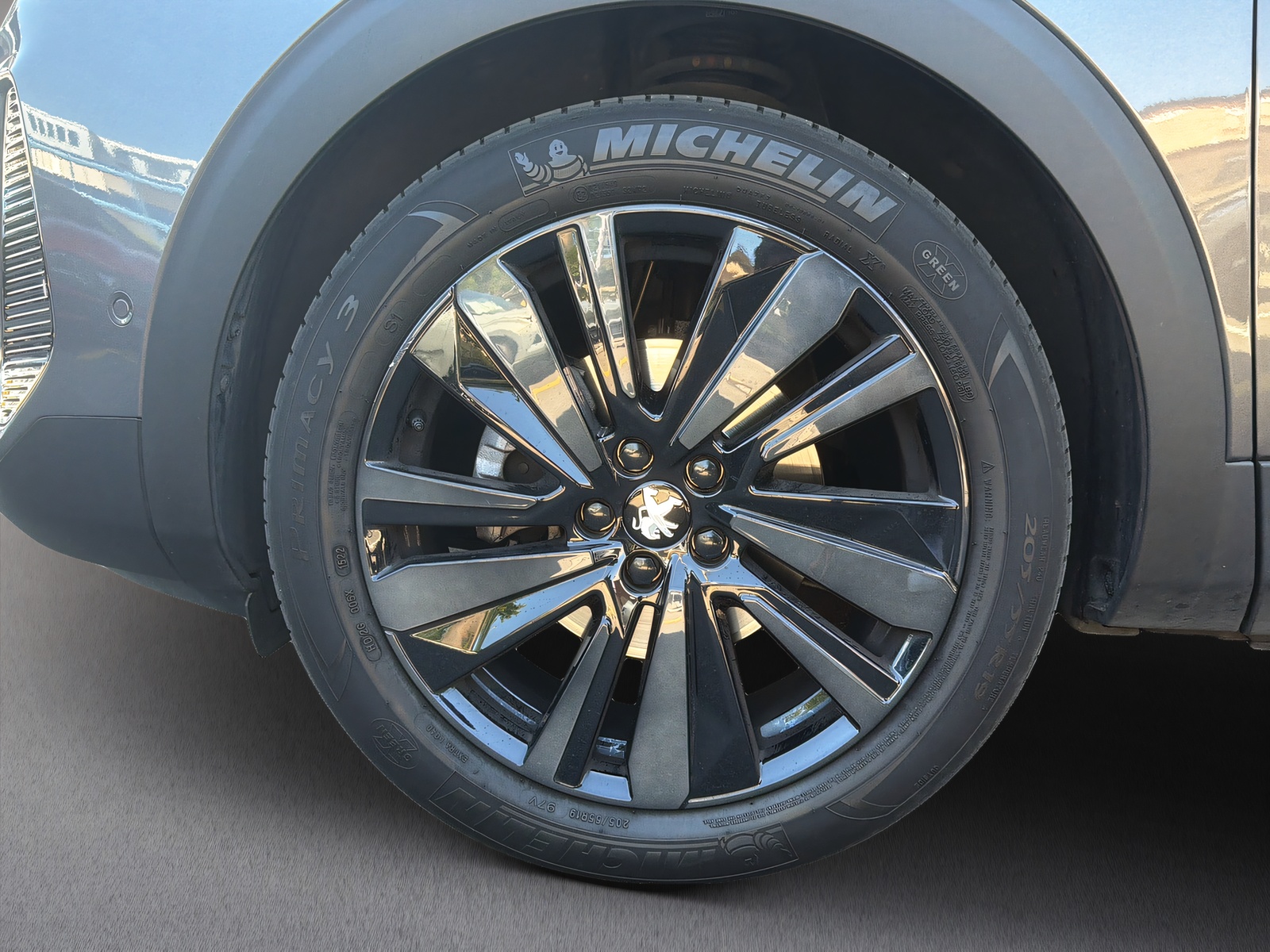 PEUGEOT 3008 1.2 PureTech GT Pack EAT8-image-5
