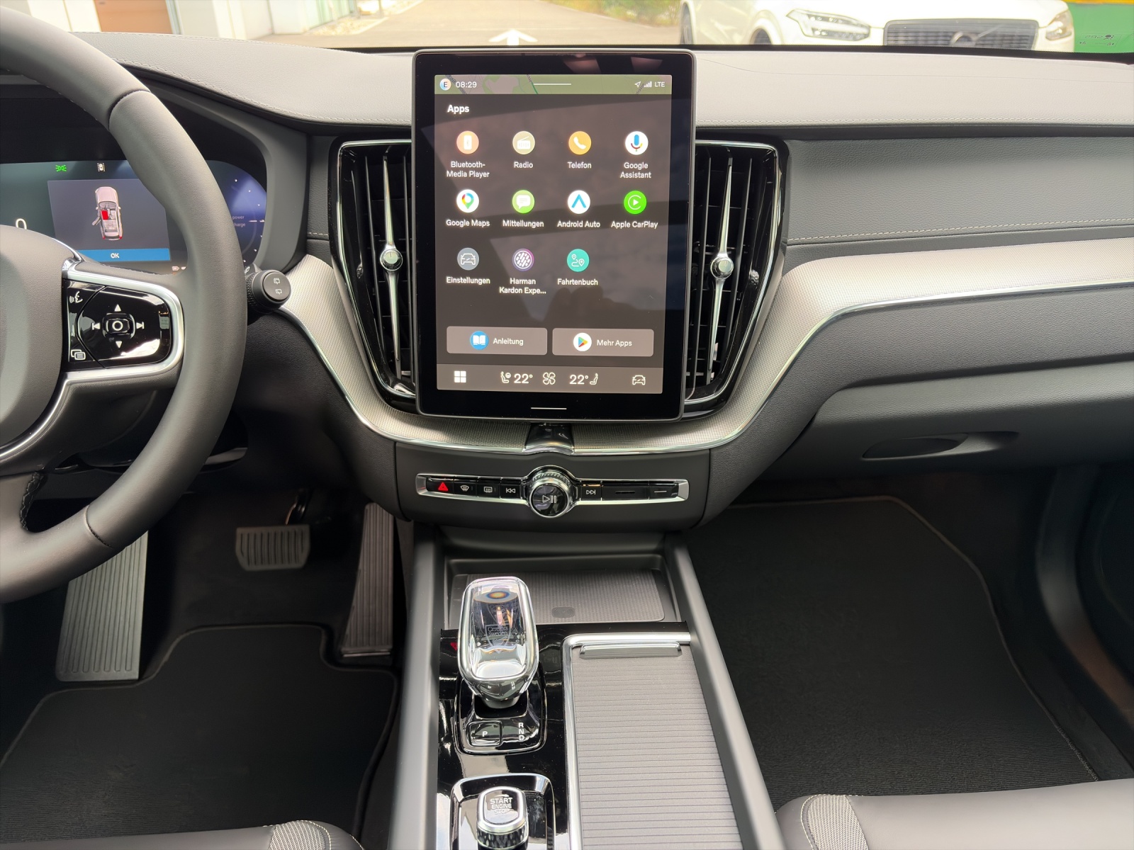 VOLVO XC60 2.0 T6 TE Black Edition eAWD-image-12