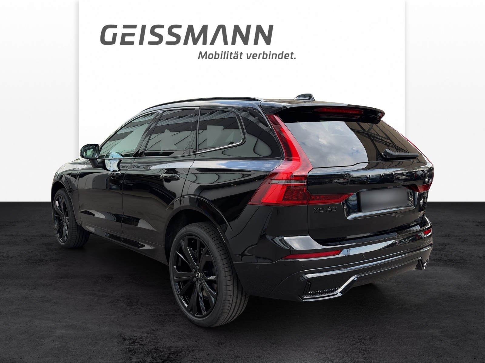 VOLVO XC60 2.0 T6 TE Black Edition eAWD-image-4