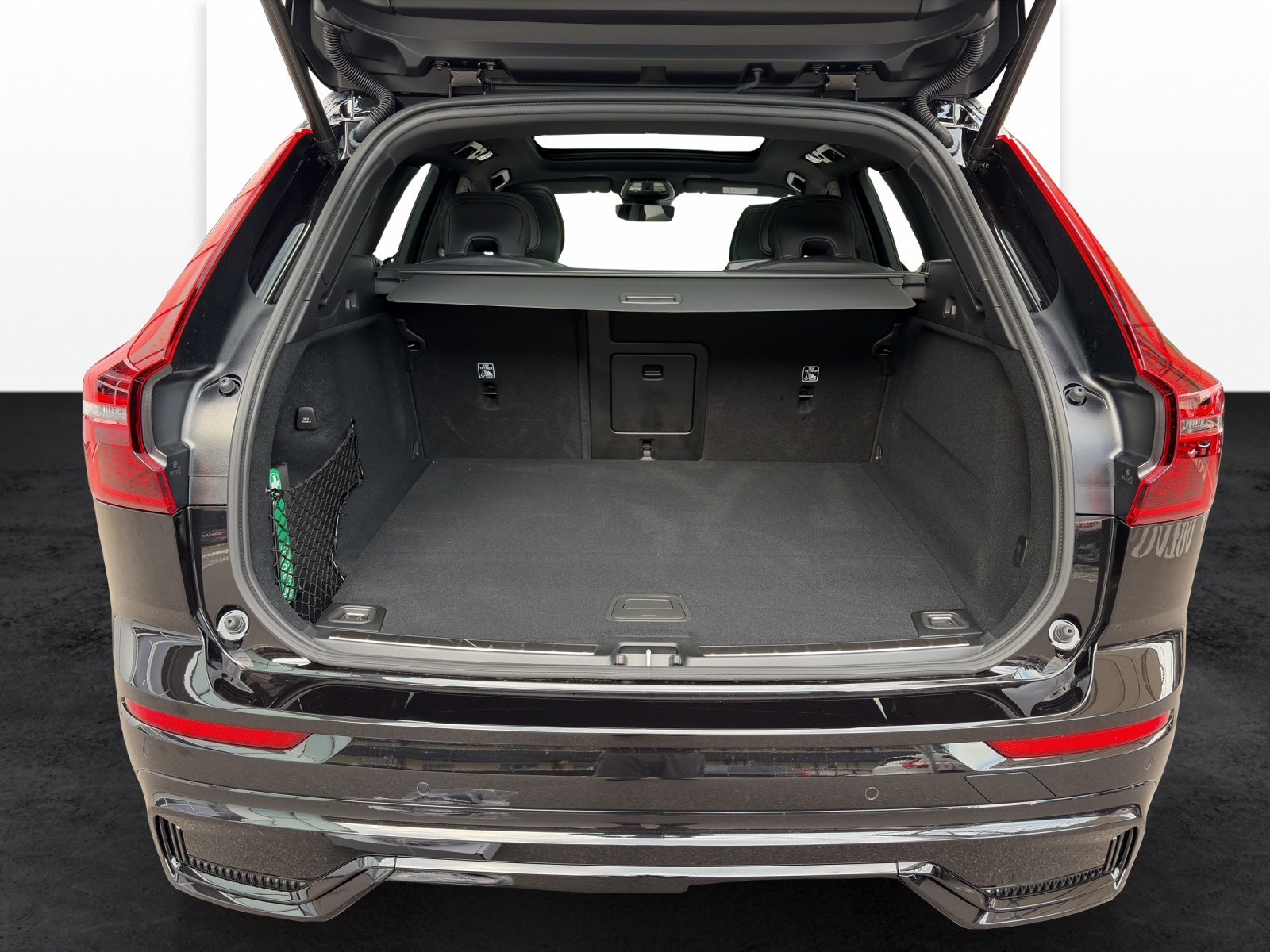 VOLVO XC60 2.0 T6 TE Black Edition eAWD-image-18